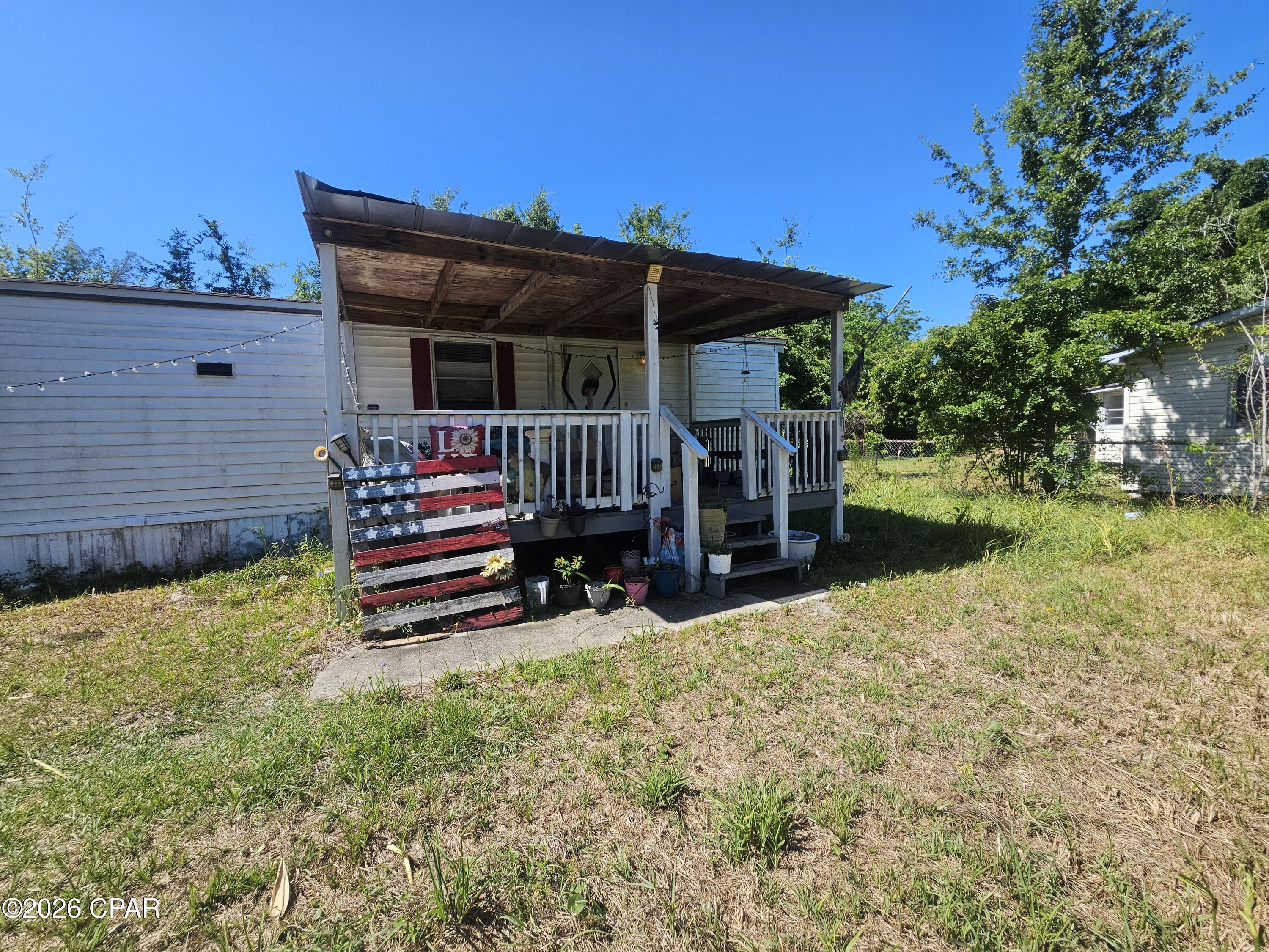 Discover a fantastic investment opportunity in Middle Panama City! This well-maintained singlewide trailer is nestled on a spacious lot, offering incredible rental potential. Whether you're looking to rent long-term or fix and flip, this property is perfectly positioned for consistent income. Just minutes from shopping, dining, and entertainment, this is an ideal location for a savvy buyer. Don't miss out--schedule your tour today!