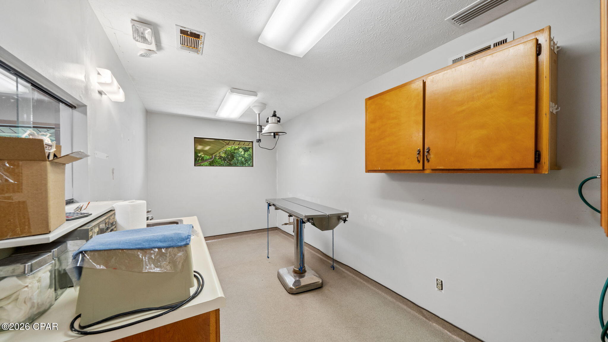 Thousand Oaks - Commercial Sale
