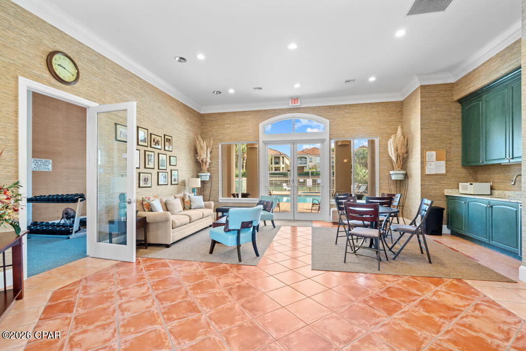 La Valencia Beach Resort - Residential