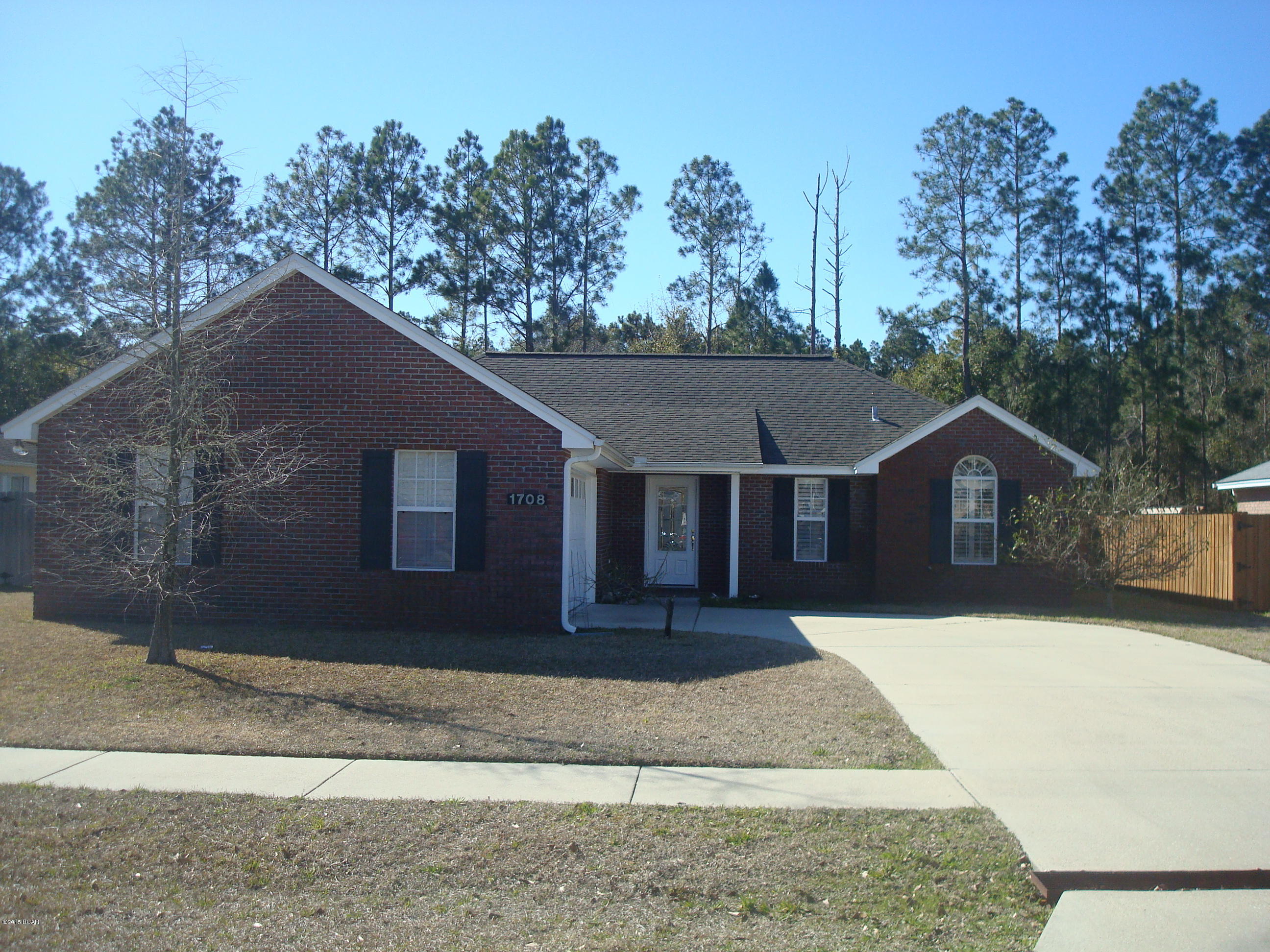 Cute 3 bedroom 2 bath home with central heat and air in 2 car garage.  This home features tray ceilings, fireplace, tile floors, split bedroom floor plan, screened in patio and fenced backyard.

Small Pet Negotiable!

Occupied until 10/31/2015

Call to schedule an appointment to see the home.