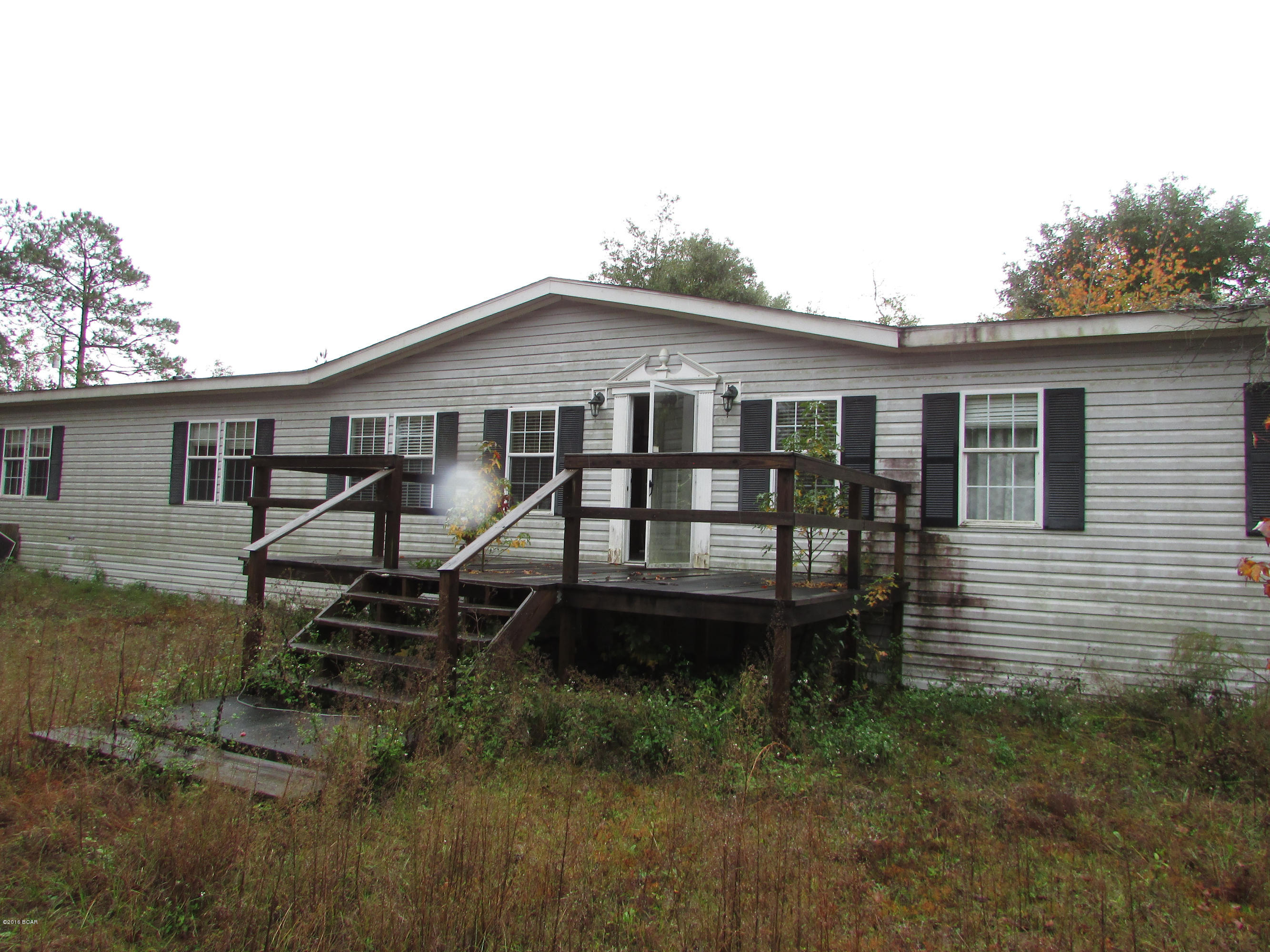 Large 4 bedroom 2 bath DWMH with 2280 sq. ft. Located in Youngstown with Living room, Family Room, Deck. Master Bathroom has a separate Shower and Tub, His and her sinks! The kitchen is large with plenty of cabinets. Center Island. Appliances include Side by Side refrigerator with ice and water in door, Stove/over! This home will not last long at this price so call today for your personal showing!! Home to be sold in the AS-IS condition