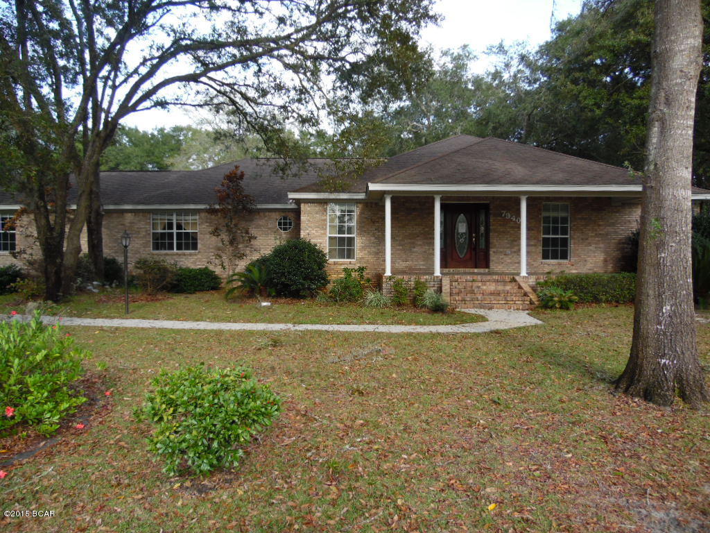 Here s great opportunity to own the home of your dreams. Home features 4 bedroom 2 and half baths. Beautiful kitchen with formal dining room and breakfast room. Master bedroom with master bath suite. In-ground screened swimming pool with lanai and detached garage with workshop along with the attached 2 car garage.All of this and right across the street you can launch your boat from Highpoint Landing. Call today for your private showing.Prior to seller receipt and approval of the full title package from foreclosure, title to the property will be conveyed by a quit claim deed