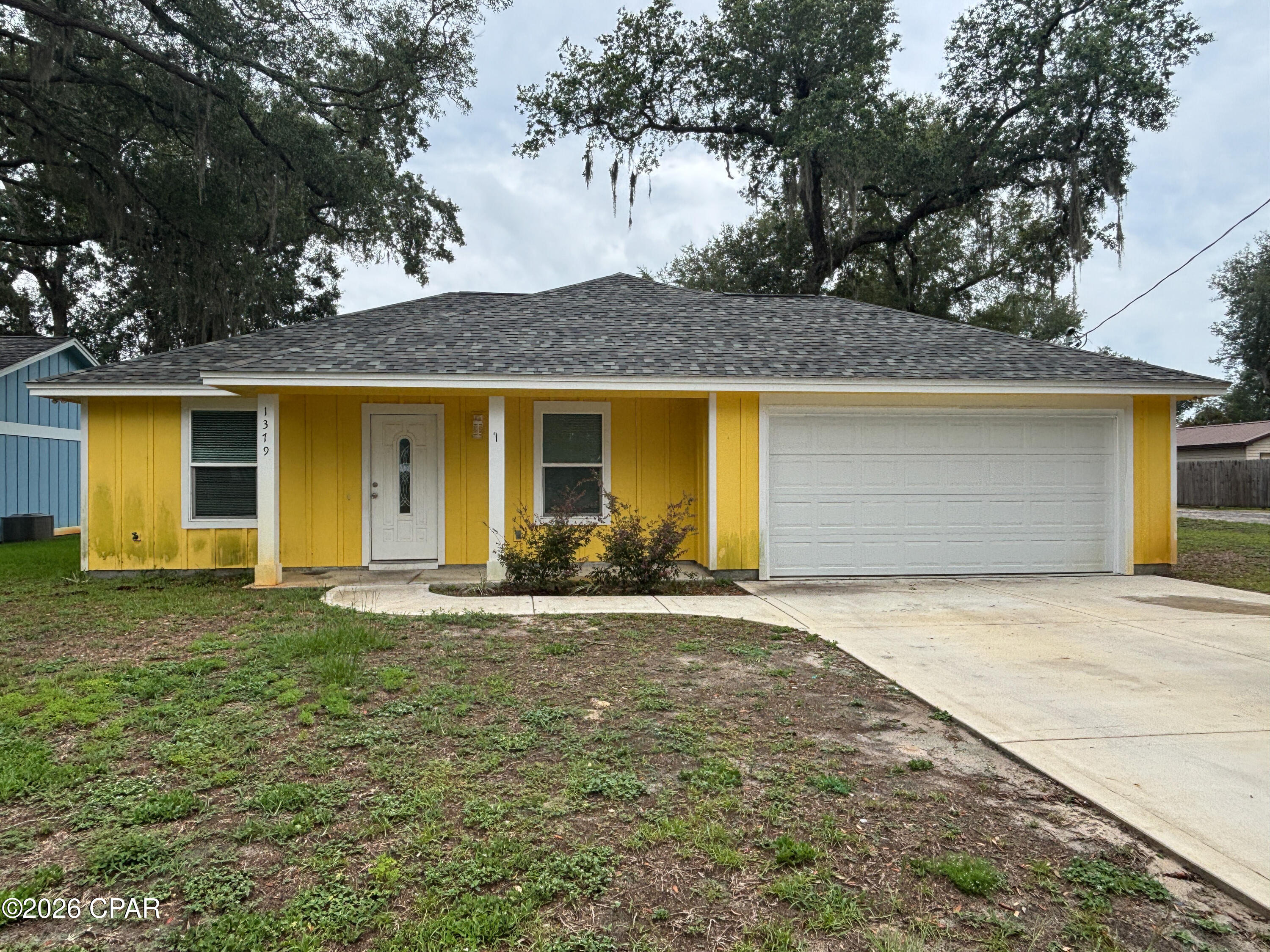 Built in 2023 in Donalson Estates near Tyndall AFB - High-end finishing touches in this 3bd, 2ba 1,318sqft Craftsman style home in Parker. Large corner lot The kitchen features granite counters, stainless appliances, LVP flooring, Primary bath has a walk-in closet. Laundry room, 2-car garage. 7 minutes to TAFB. Pets ok with approval, $300 pet deposit. A MUST SEE!
Rental does not include detached garage.