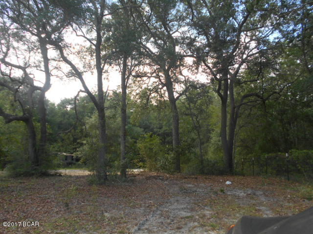 Rare find! Country lot in Southport.



Mobile or house acceptable, has

public water, septic,and electric.

Act fast, won't last long at this price! Condition of septic and utilities unknown, please verify all information.