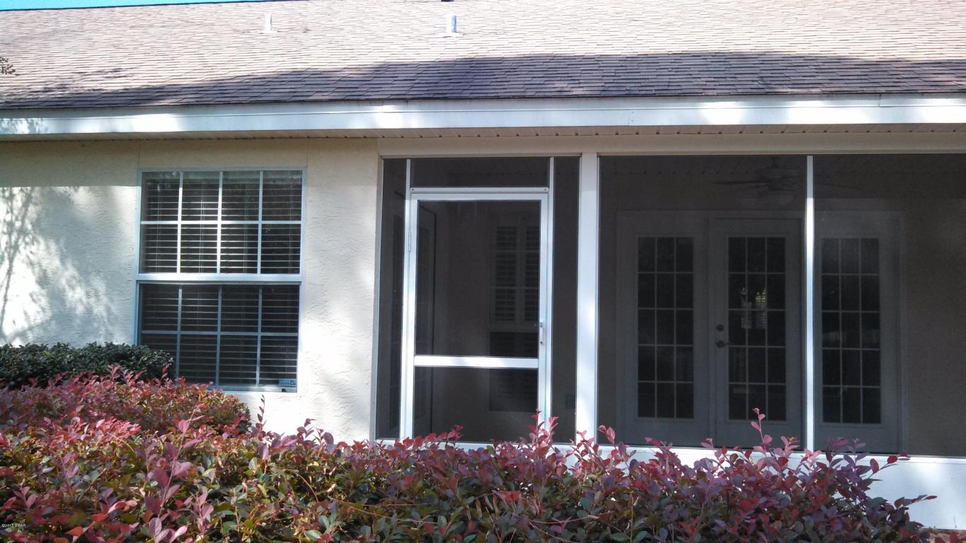 The Hammocks-Lynn Haven 3BR 2BA home w/2 car garage, fenced backyard and screened in patio with tile floors.This home features a breakfast nook, glass top stove, built in micro wave, dishwasher, side by side refrigerator w/ice and water in the door, raised ceilings, gas fireplace, tile/carpet flooring and laundry room.