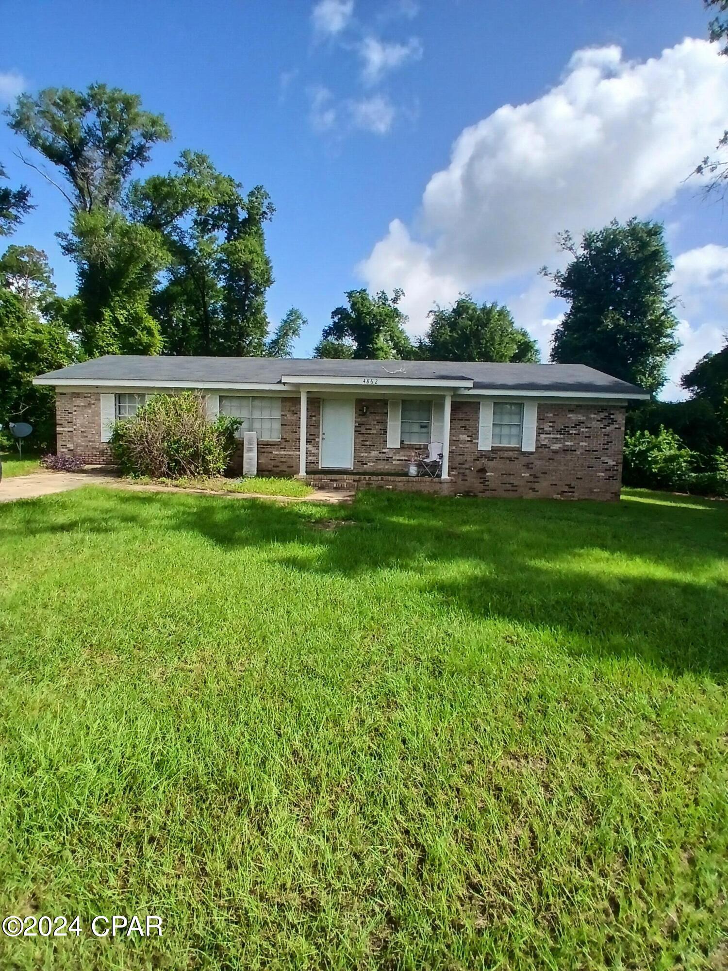 Nice 3-bedroom house on a large lot. All new appliances, in the large kitchen and new LVP in the living and dining room. Lots of room for a family or couple with washer and dryer hook-ups, large living area, nice size dining and kitchen.  If you like your privacy and a nice house this, is it. If important all information and measurements should be verified.