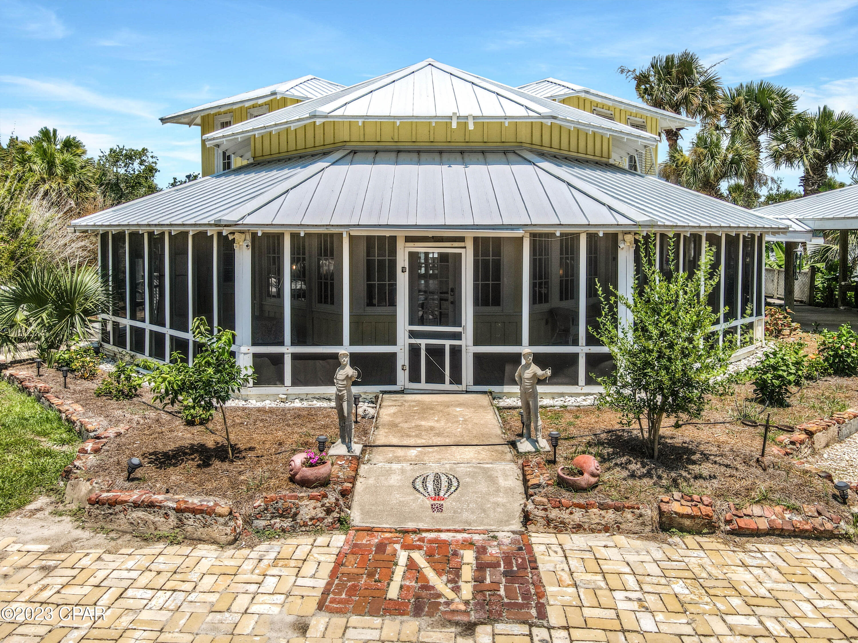 Camp Palms - Residential