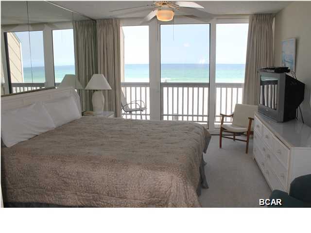 Pirates Cove Villas - Residential
