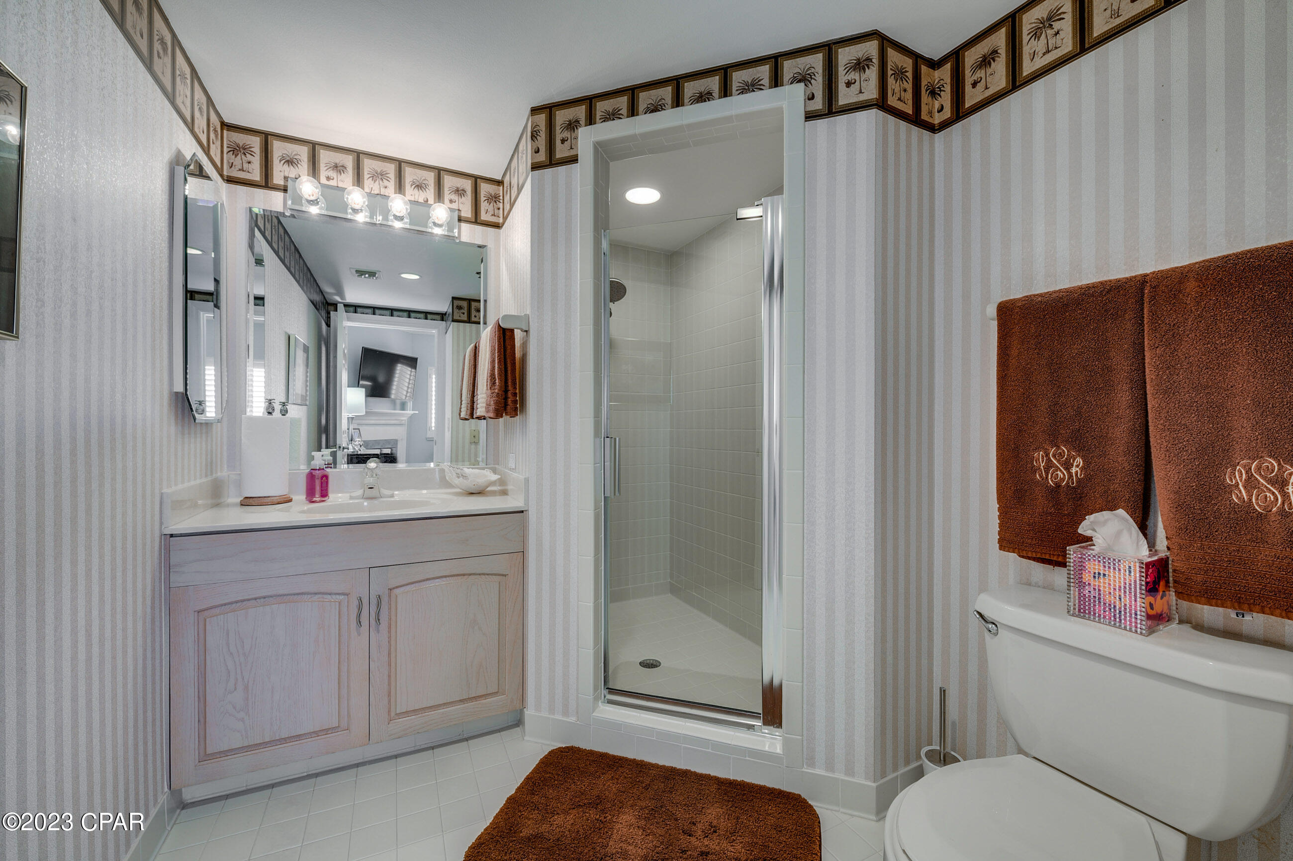 Summerwinds Condo - Residential
