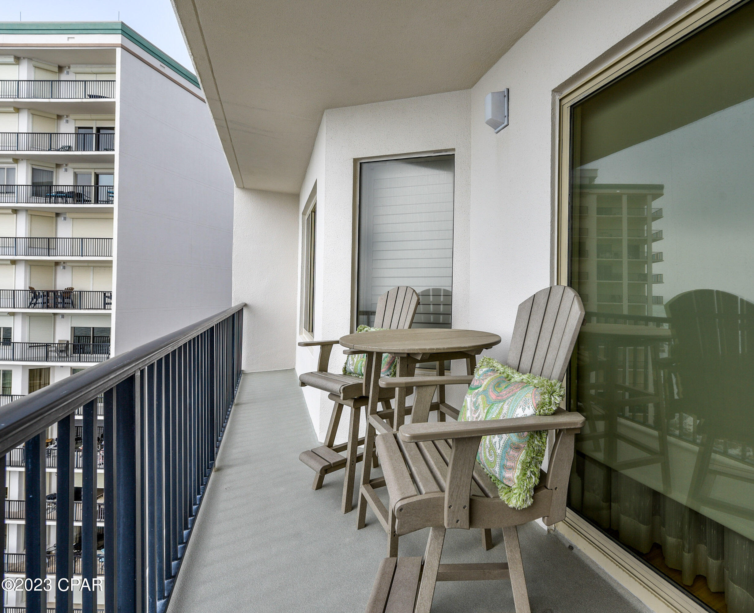 Summerwinds Condo - Residential