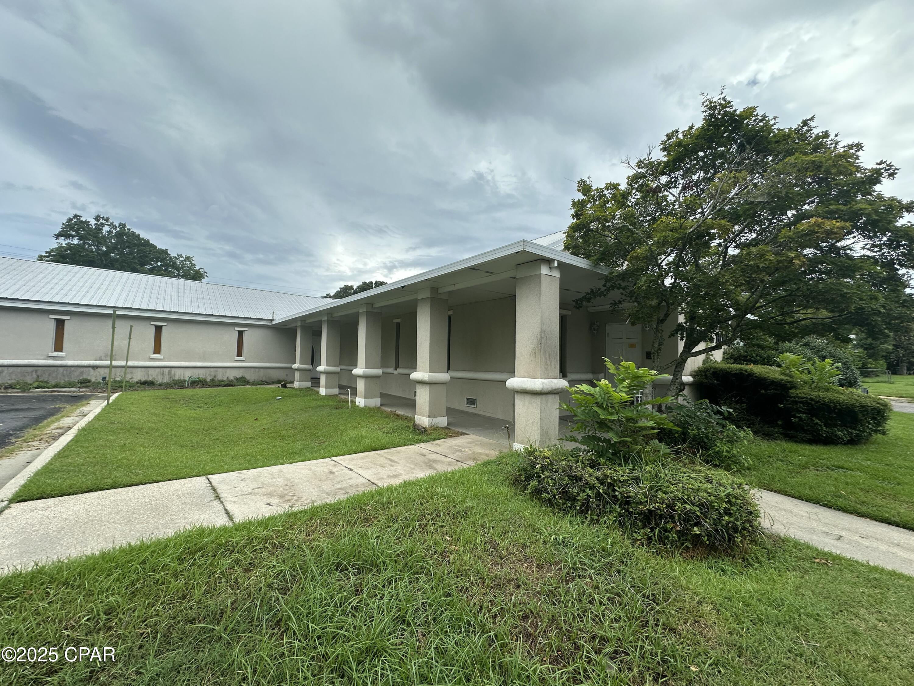 ALL-PURPOSE COMMERCIAL OPPORTUNITY IN CENTRAL GRACEVILLE—6,479± SQ FT, VACANT, AND READY FOR YOUR VISION.

Built in 1940 and cooled with central AC, this expansive building delivers the kind of flexible footprint entrepreneurs and investors look for—room for a  retail floor, offices and service areas, or community space, plus generous storage. Spanning five platted lots in Block 32, the site offers excellent presence and practical options for on-site parking, outdoor display, or future improvements (subject to local approvals).

Position your concept in a small-town market with steady traffic and a supportive business community. Whether you're an owner-operator seeking a headquarters or you're re-positioning for lease and portfolio growth, the scale and adaptability here make planning straightforward from day one.

Shown by appointment only—All dimensions, permitted uses, and development potential to be verified by buyer.