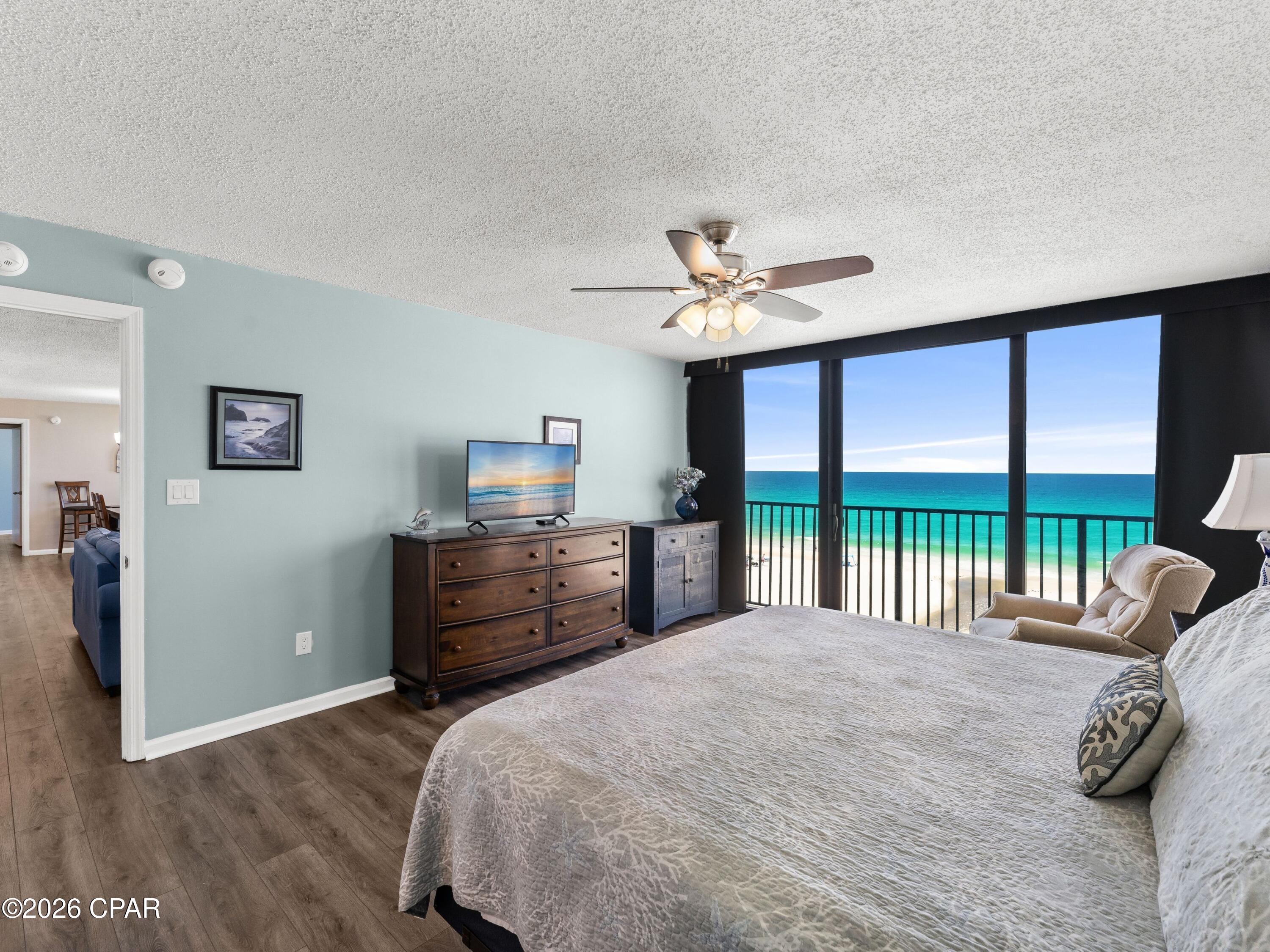 Seachase Condo - Residential