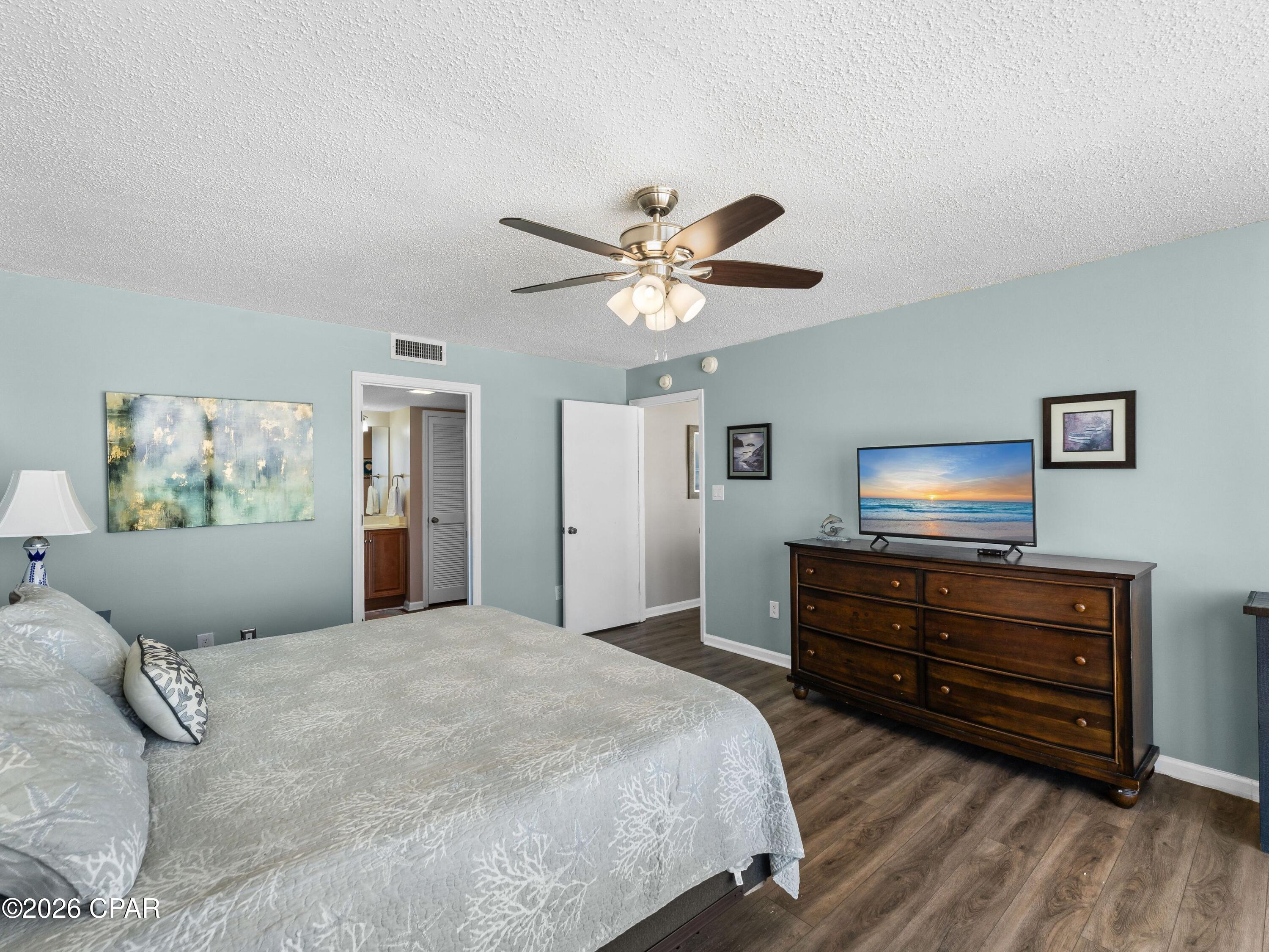Seachase Condo - Residential