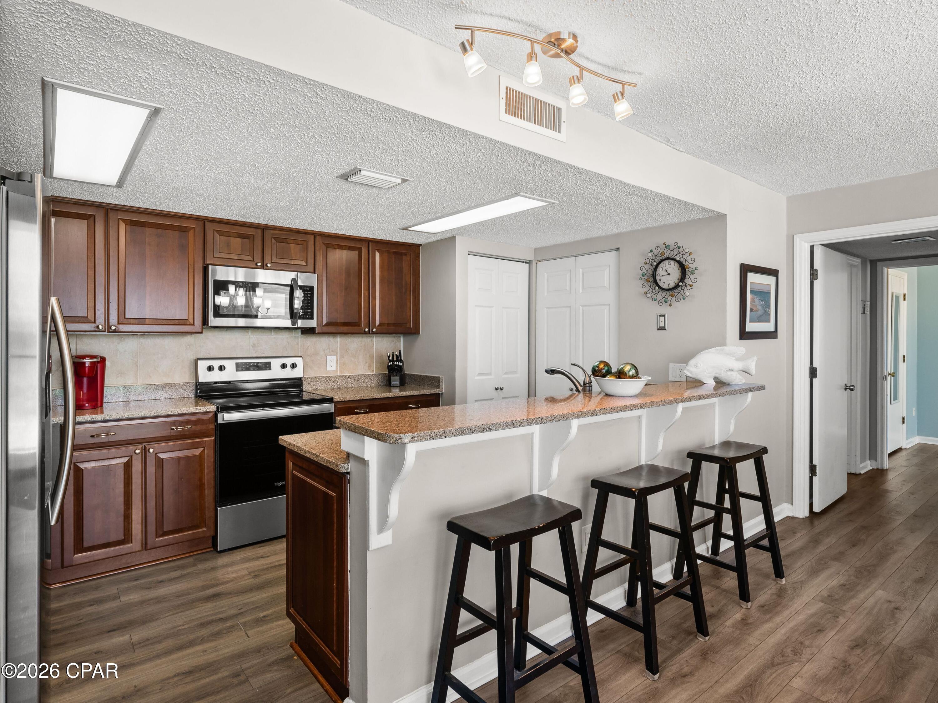 Seachase Condo - Residential