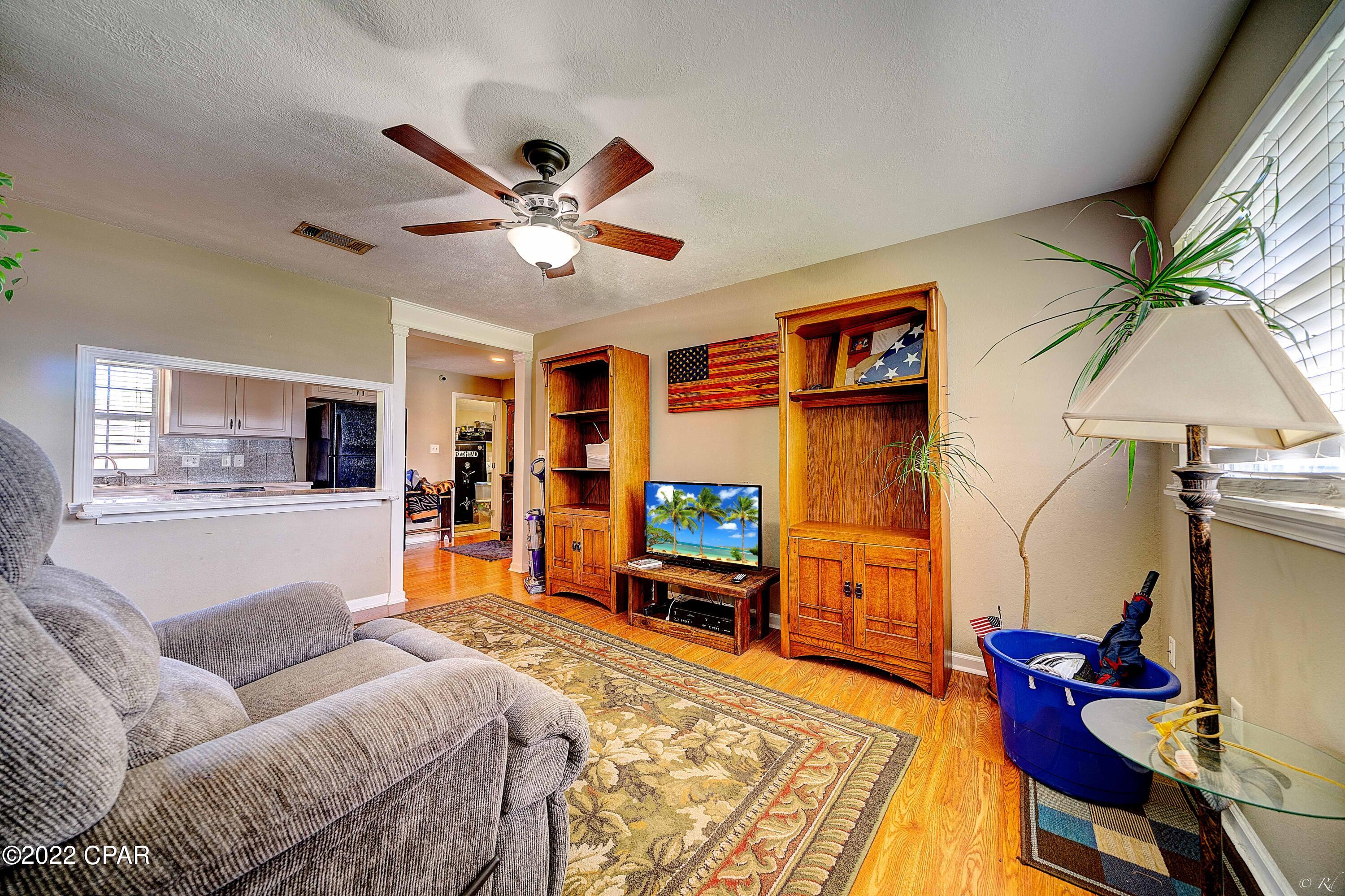 Hentz 1st Add Unit B - Residential