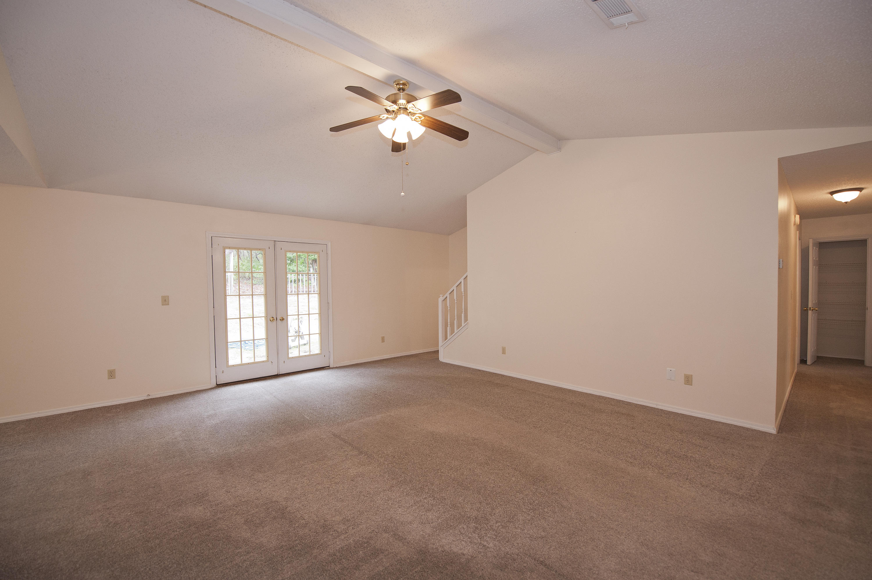 COLLEGE OAKS - Residential