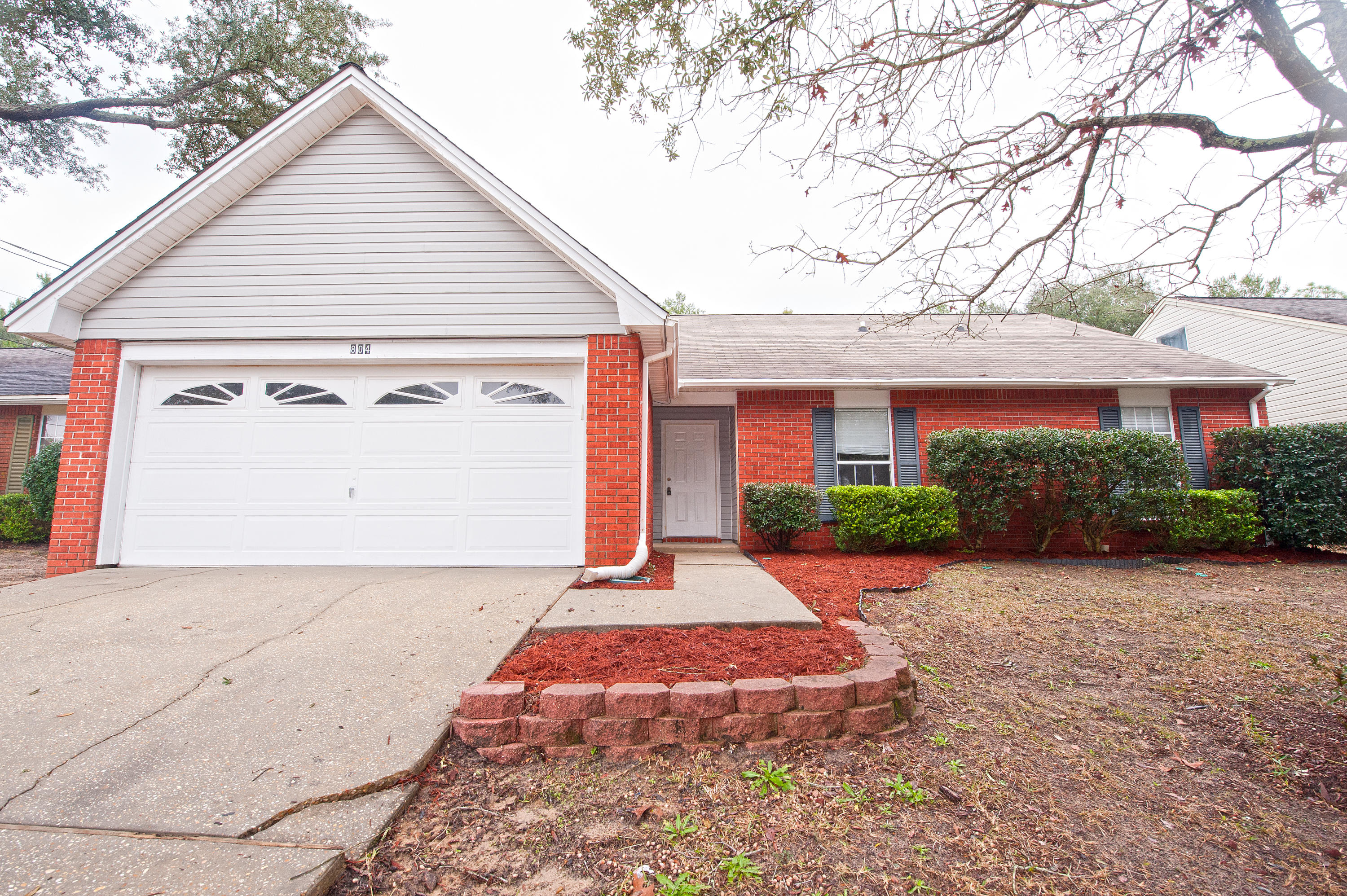 COLLEGE OAKS - Residential