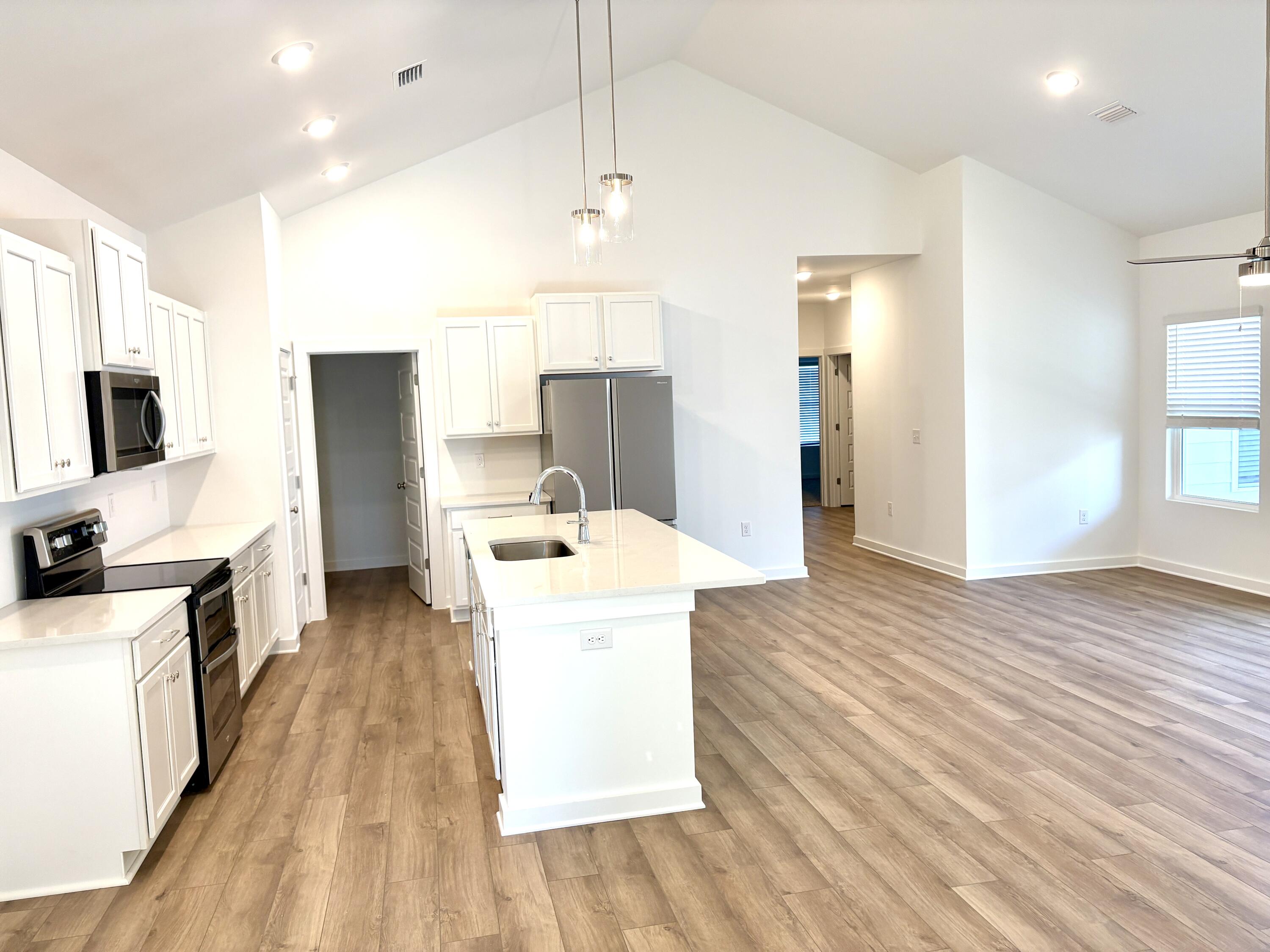 OWL'S HEAD - Residential Lease