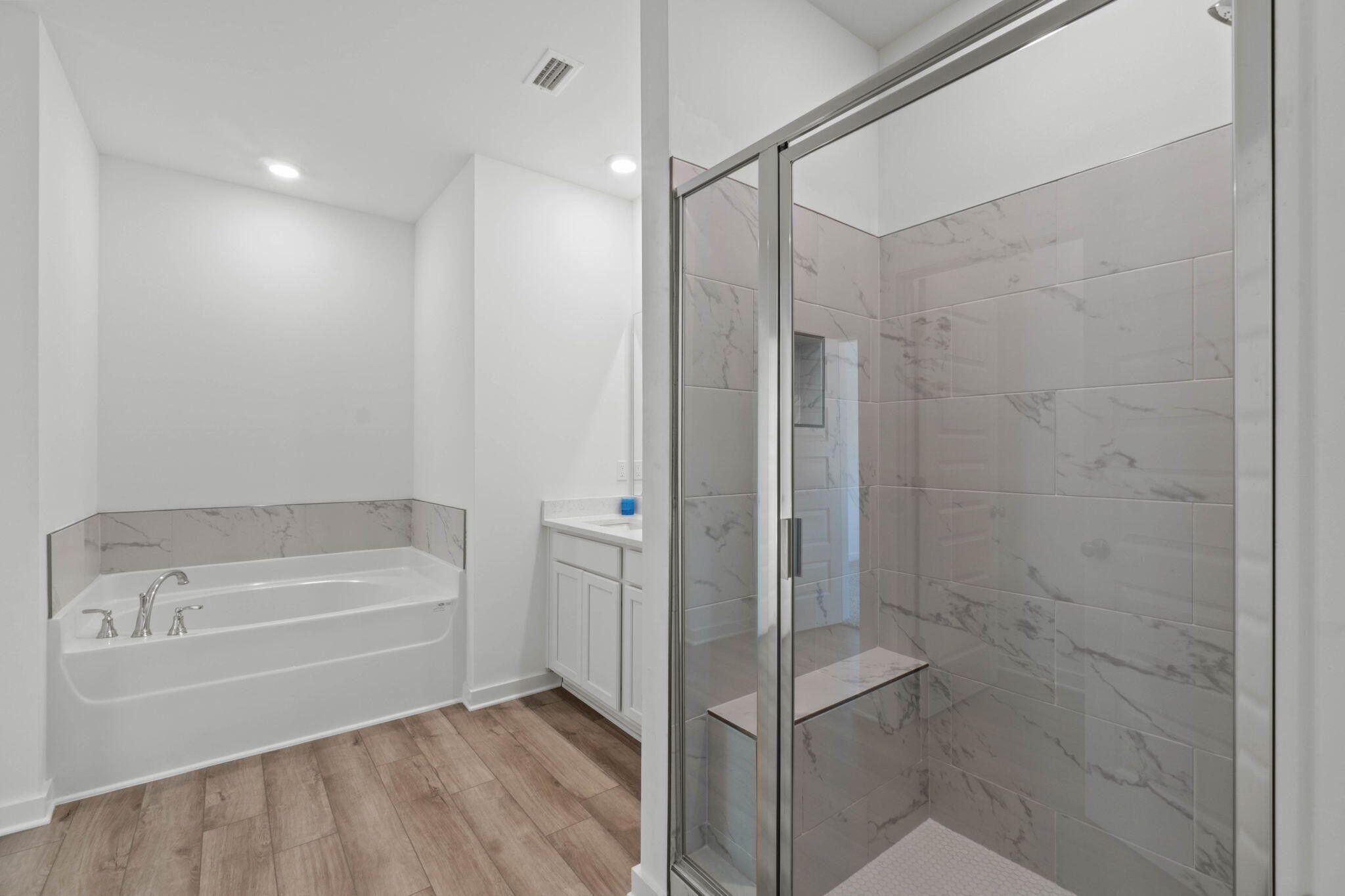 OWL'S HEAD - Residential Lease