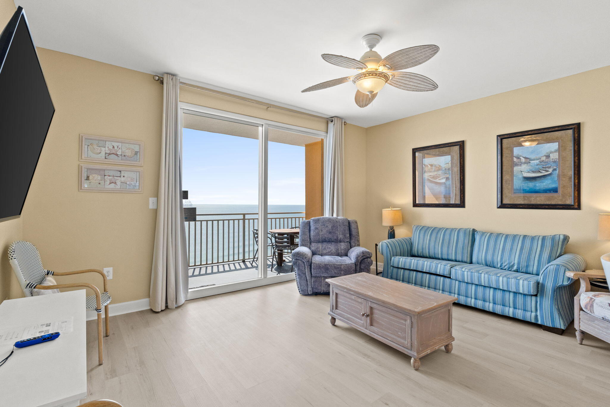 Splash Condo - Residential