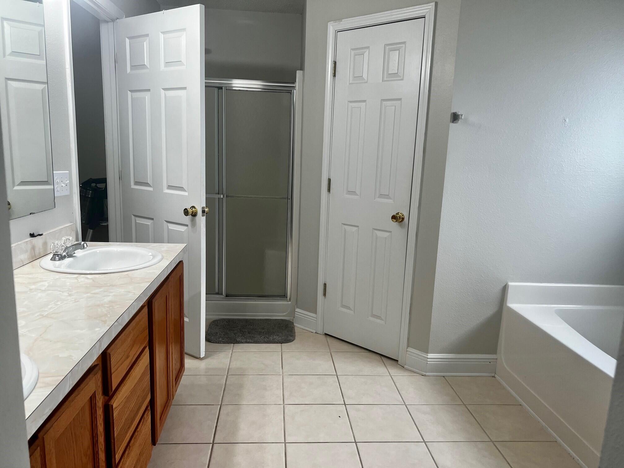 COUNTRYVIEW ESTATES 10TH ADDN - Residential Lease
