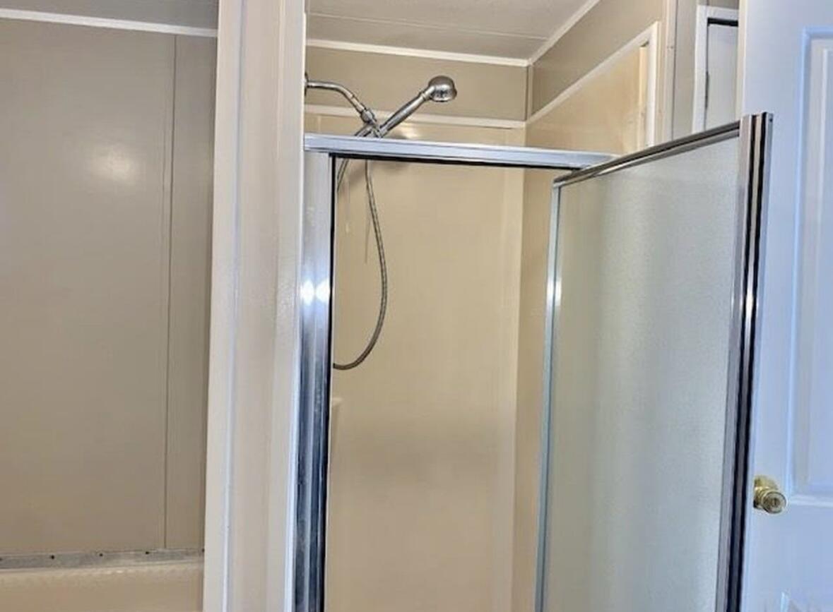 WEST HIGHLANDS - Residential Lease