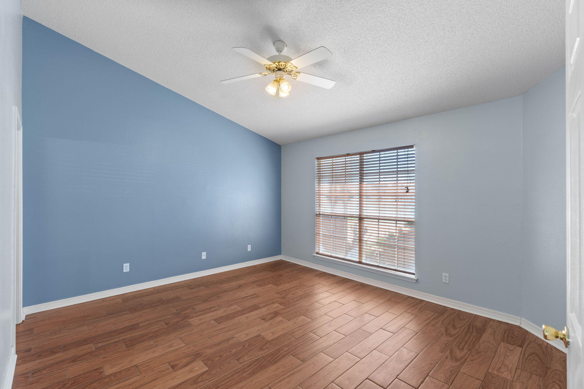 ROSS CROSSING - Residential