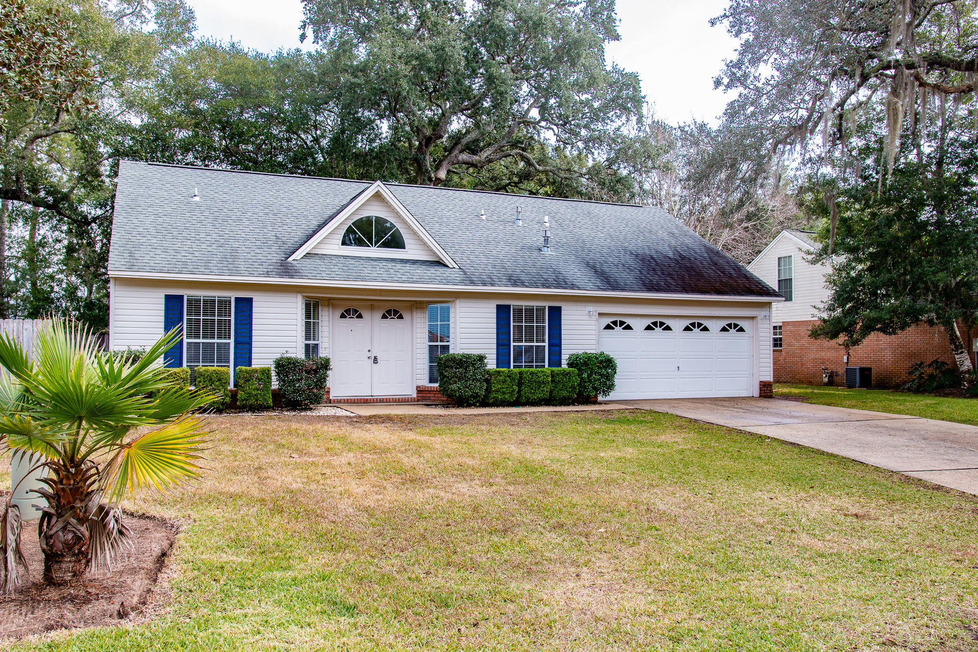 MOSSY OAKS - Residential Lease