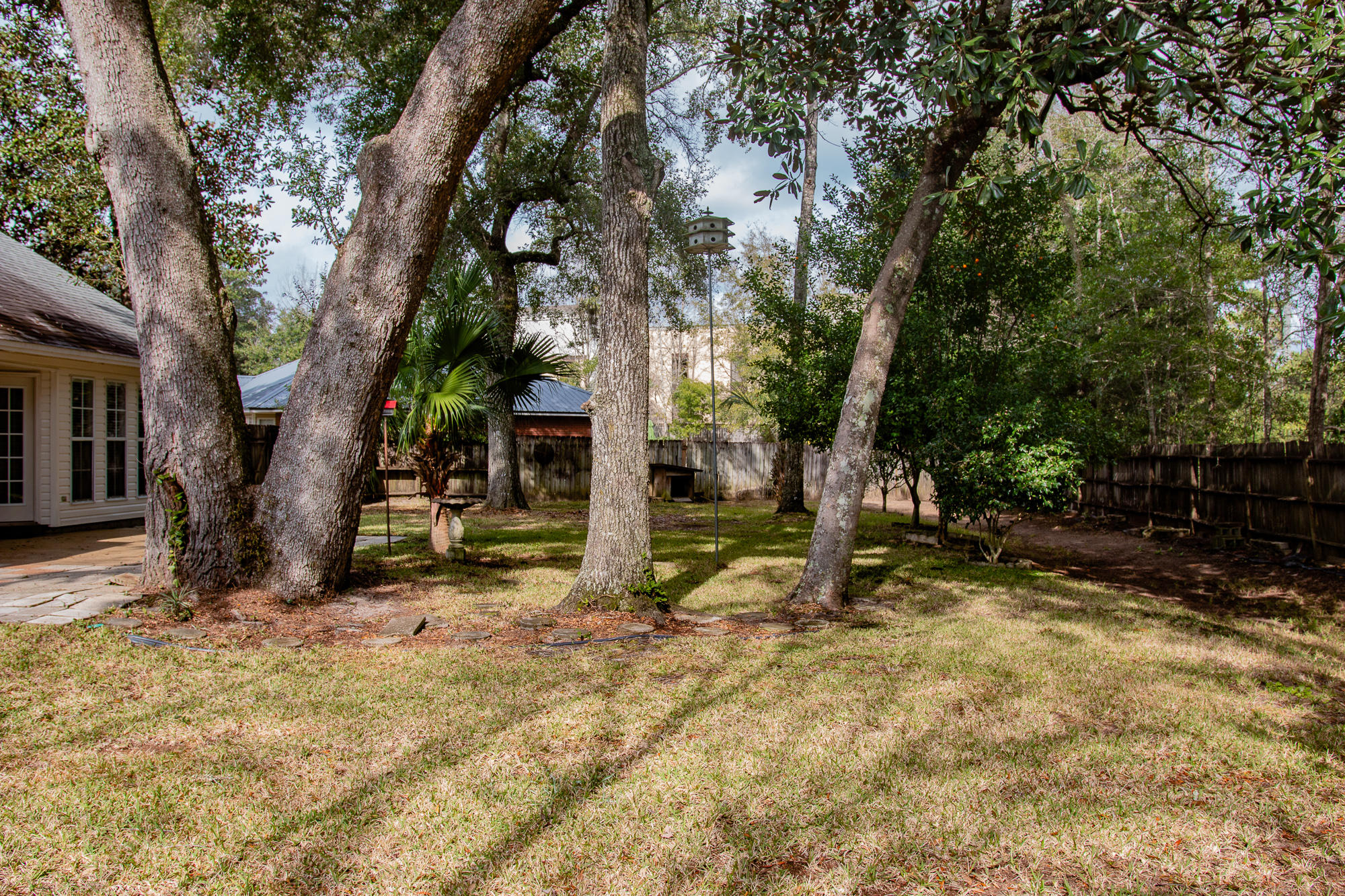 MOSSY OAKS - Residential Lease