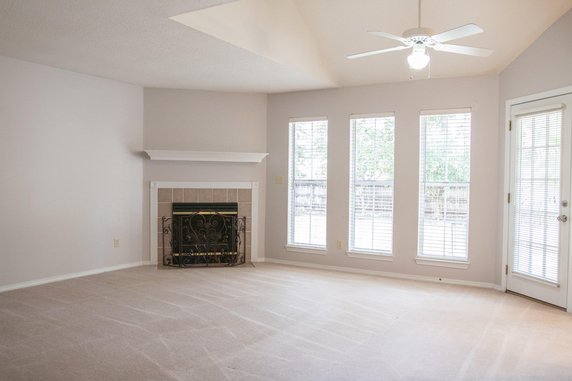 MOSSY OAKS - Residential Lease