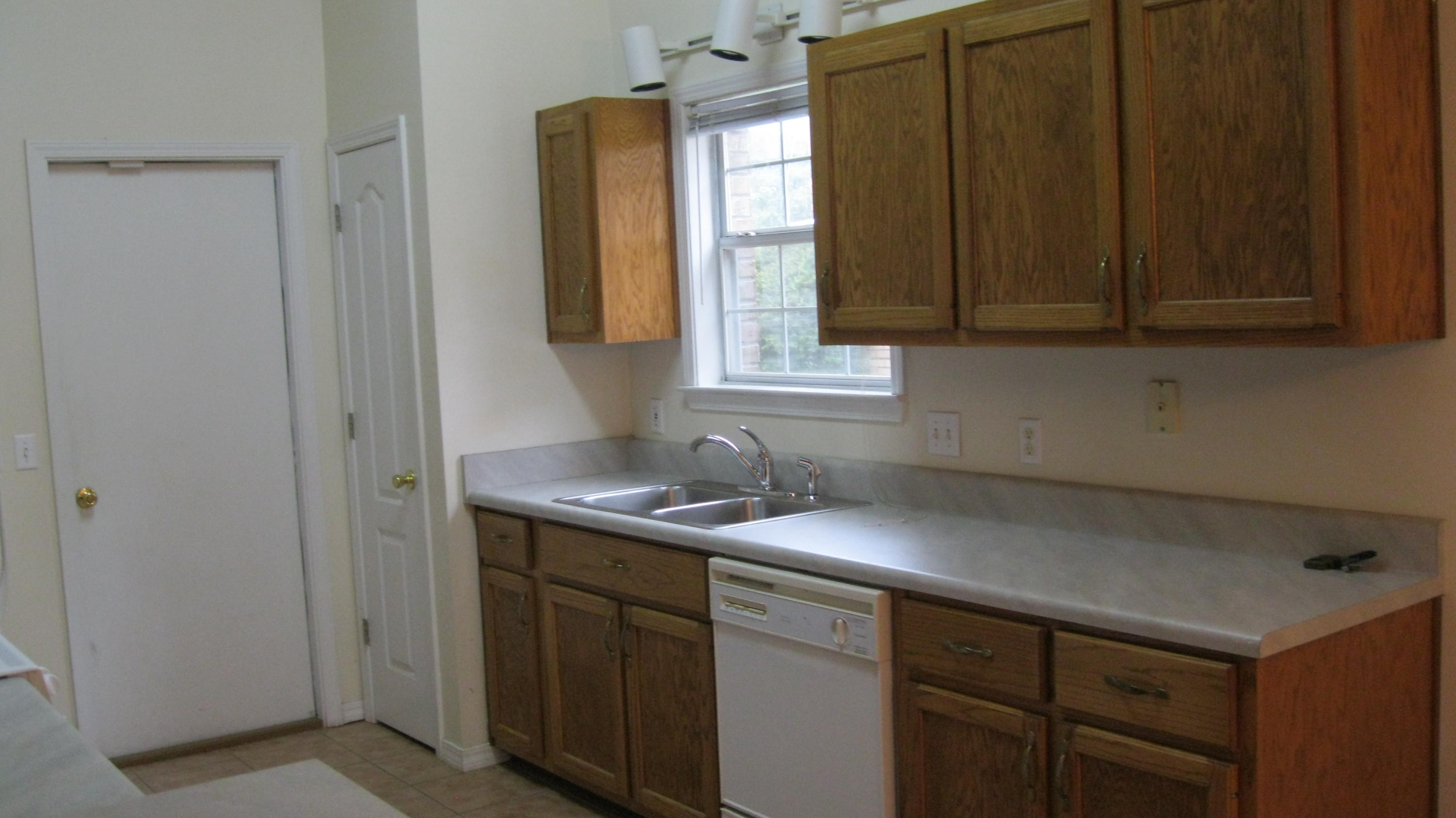 SOUTHGATE PH 3 - Residential Lease