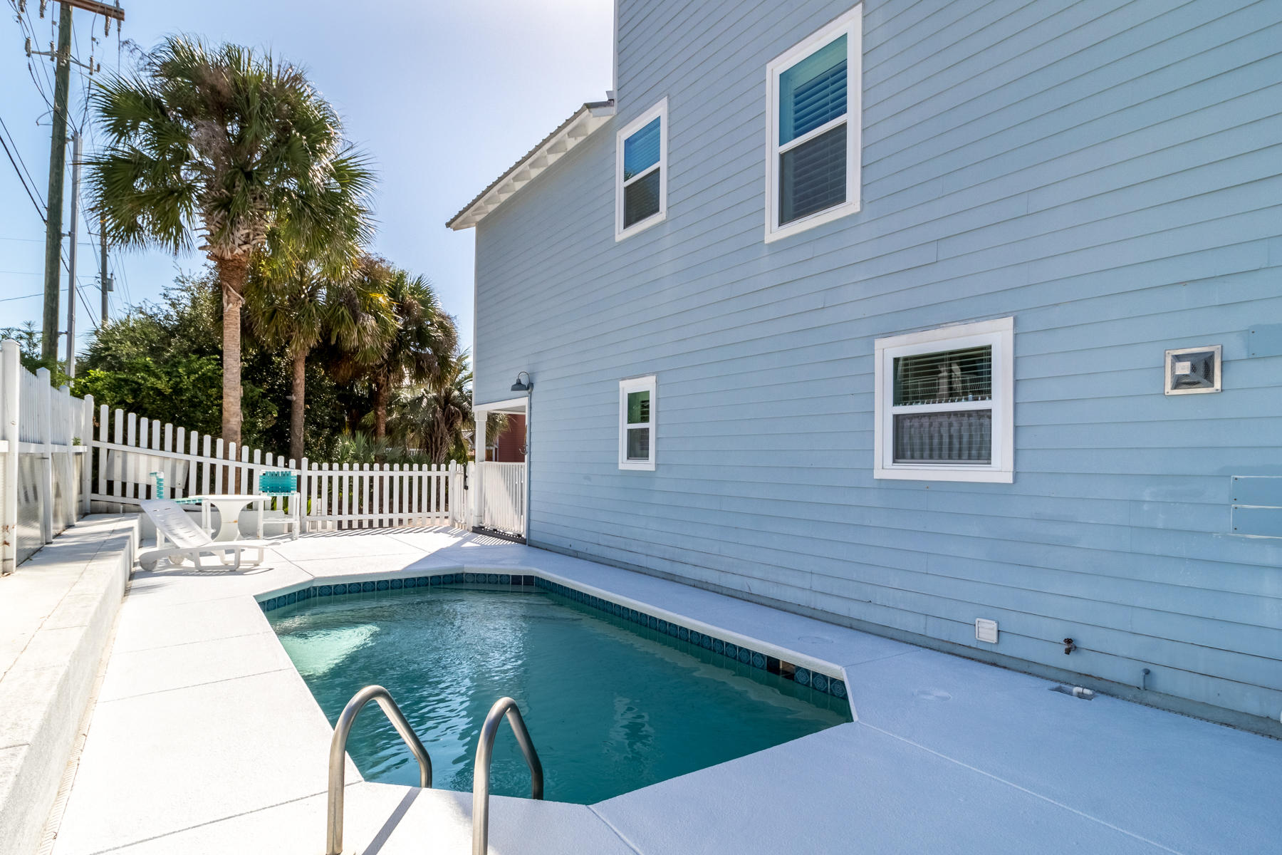 SUNRISE BEACH - Residential