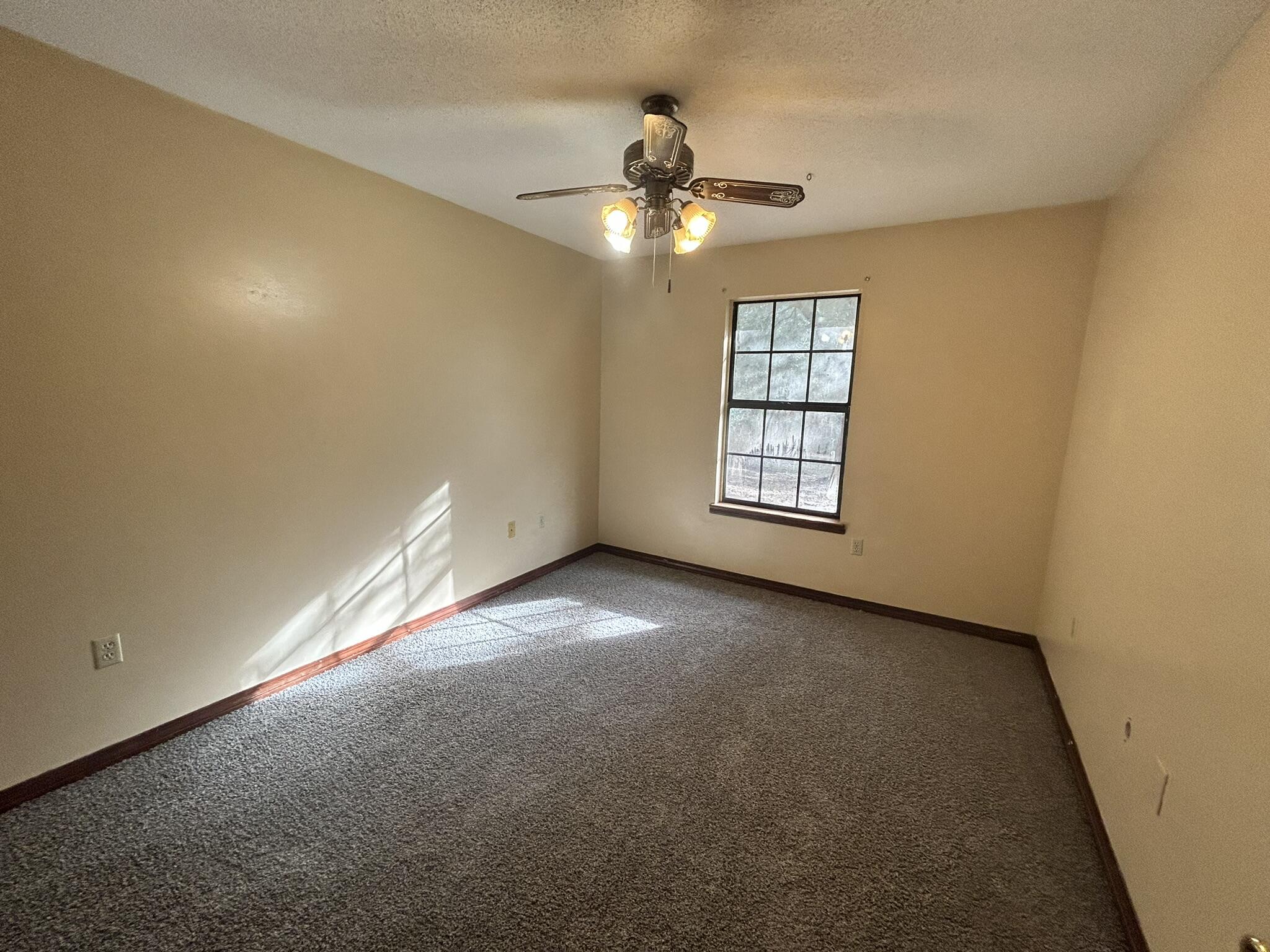 RANSOM PINES AMEND LOT 16 - Residential Lease