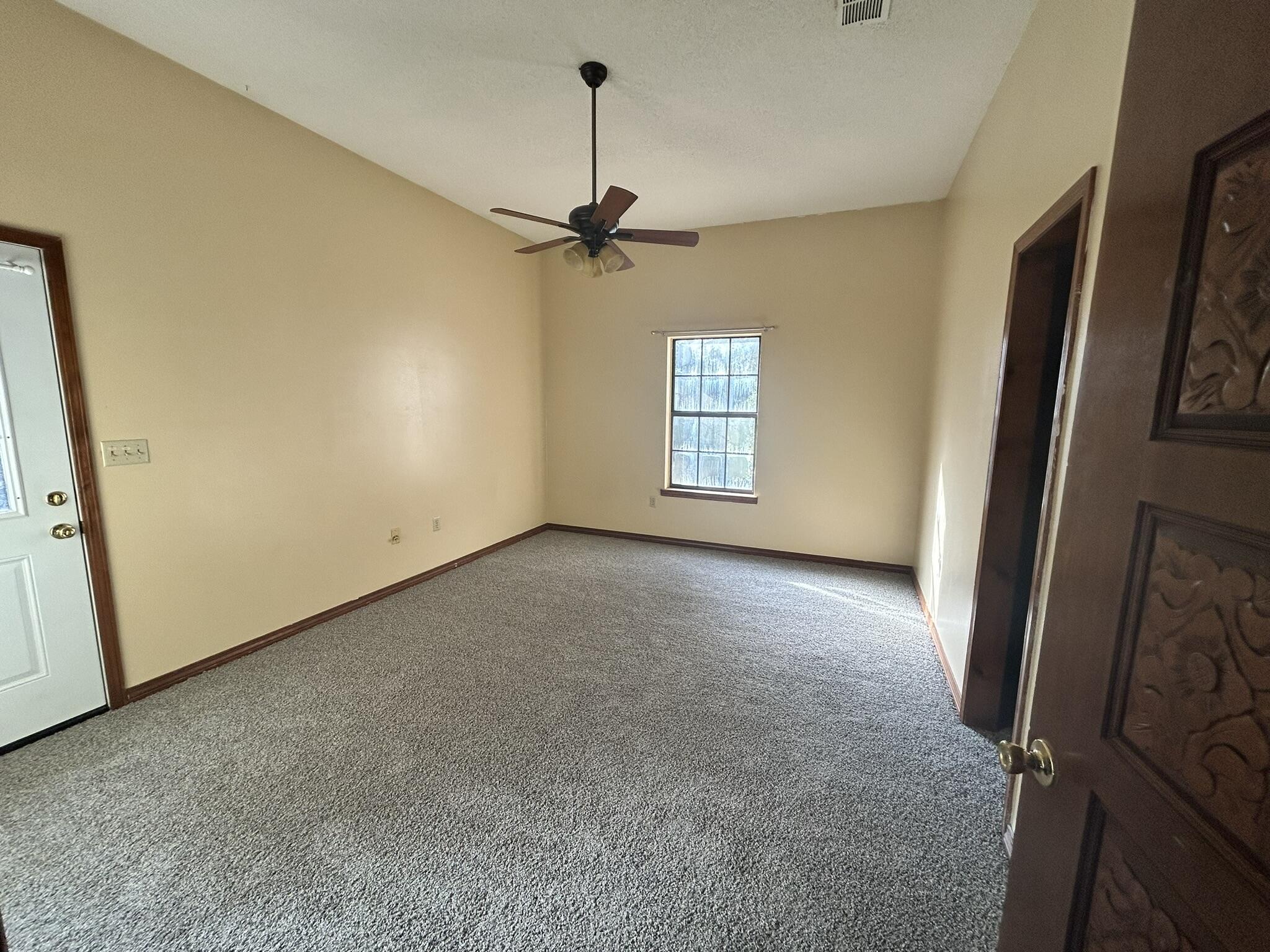 RANSOM PINES AMEND LOT 16 - Residential Lease