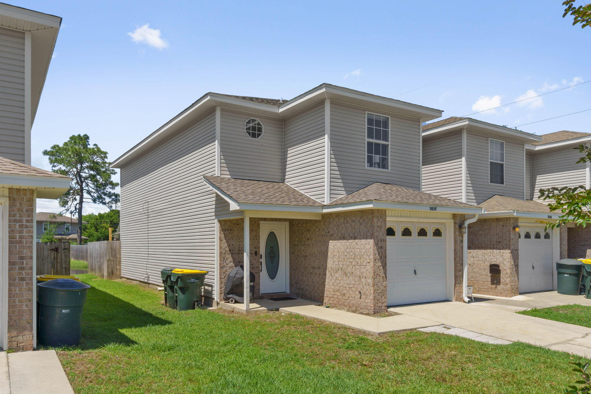HOUSTON MANOR - Residential Lease