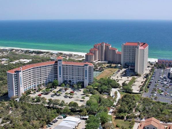 The fabulous beach life style is waiting for you. Enjoy the Gulf of Mexico beaches, great amenities, and the ease of owning a condo. Rent it out when your not using it and collect high dollar summer rental income. So many great bars, restaurants, and family attractions nearby. Private balcony and flowing floor plan make this condo stand out. This condo is also handicap accessible. Tides HOA monthly fee is $474.54 and the Tops'l Master Ass. fee $285 per quarter. Buyer to verify all information