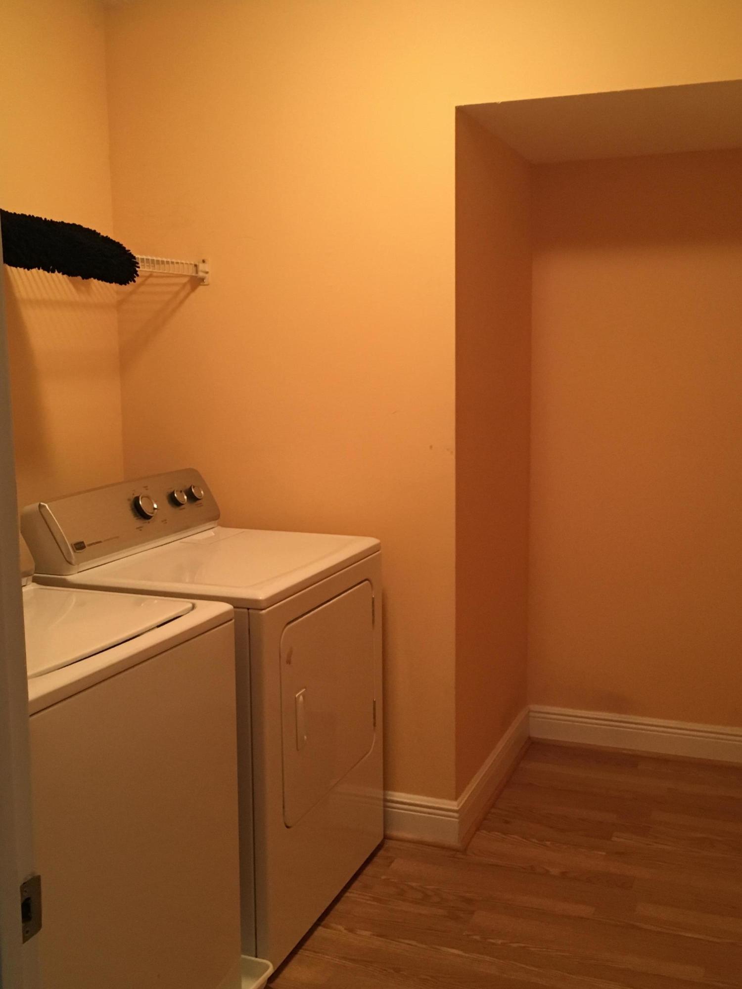 CEDAR AVE CONDO - Residential Lease