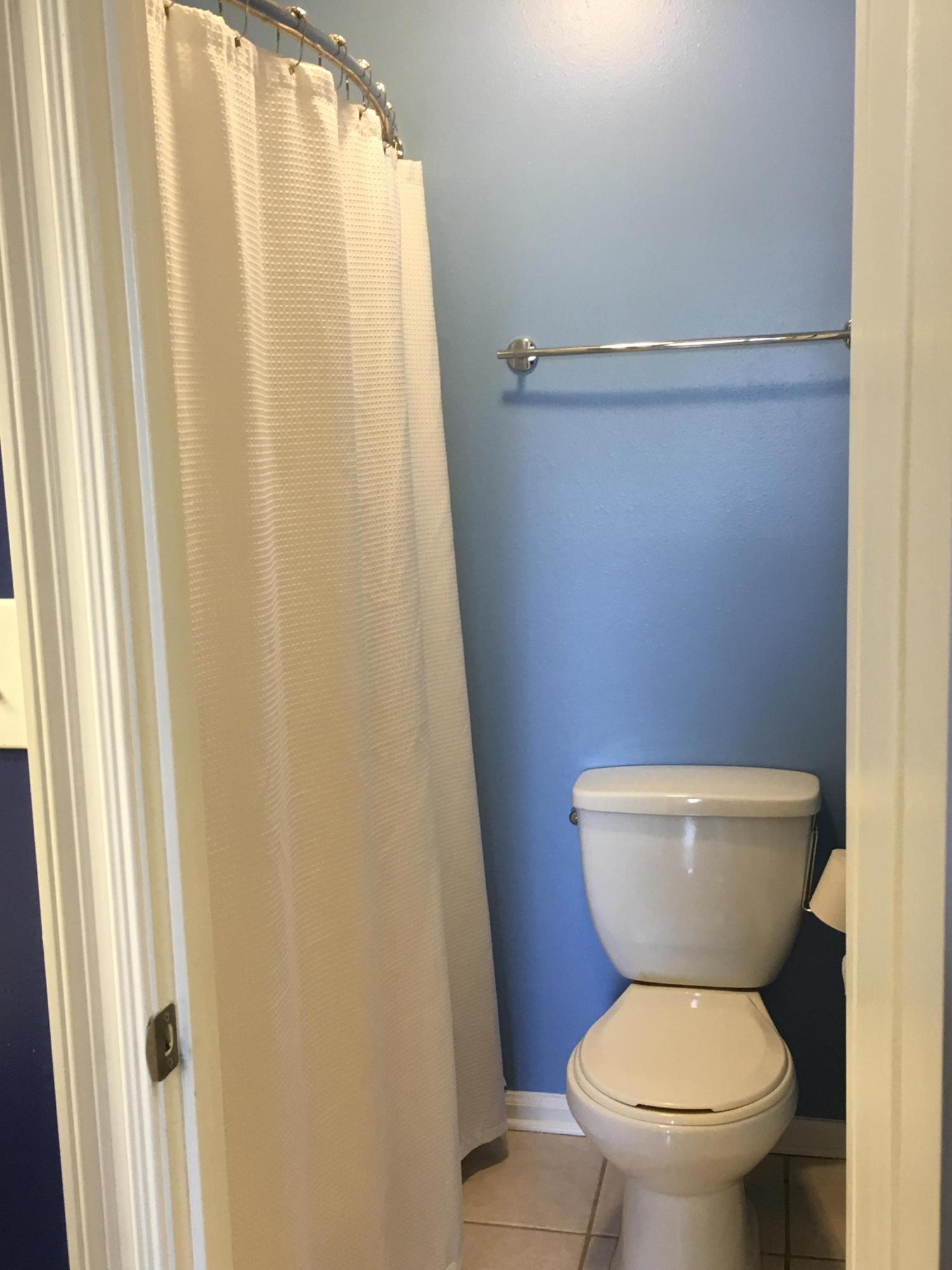 CEDAR AVE CONDO - Residential Lease
