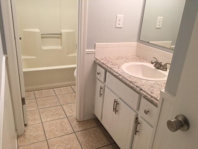 COUNTRYVIEW ESTATES 3RD ADDN - Residential Lease