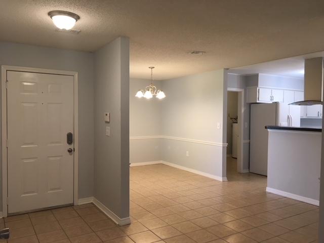 COUNTRYVIEW ESTATES 3RD ADDN - Residential Lease