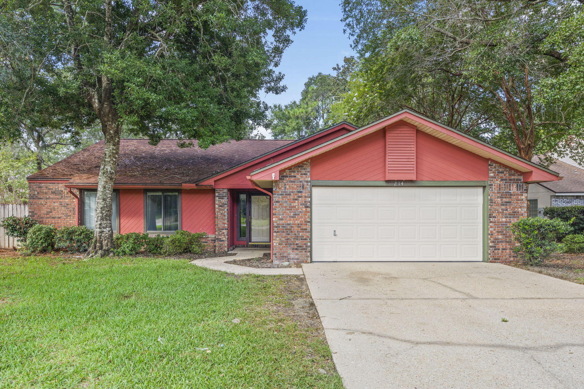 Welcome to this updated home in Rocky Bayou, located in the charming town of Niceville, FL. This cozy house features 3 bedrooms and 2 bathrooms, perfect for those looking for a comfortable living space. The interior boasts LVP flooring throughout, providing a modern and sleek look. The spacious walk-in closets offer ample storage space for all your belongings. Step outside to the oversized backyard, ideal for outdoor gatherings or simply enjoying the beautiful Florida weather. Don't miss out on the opportunity to make this house your new home!