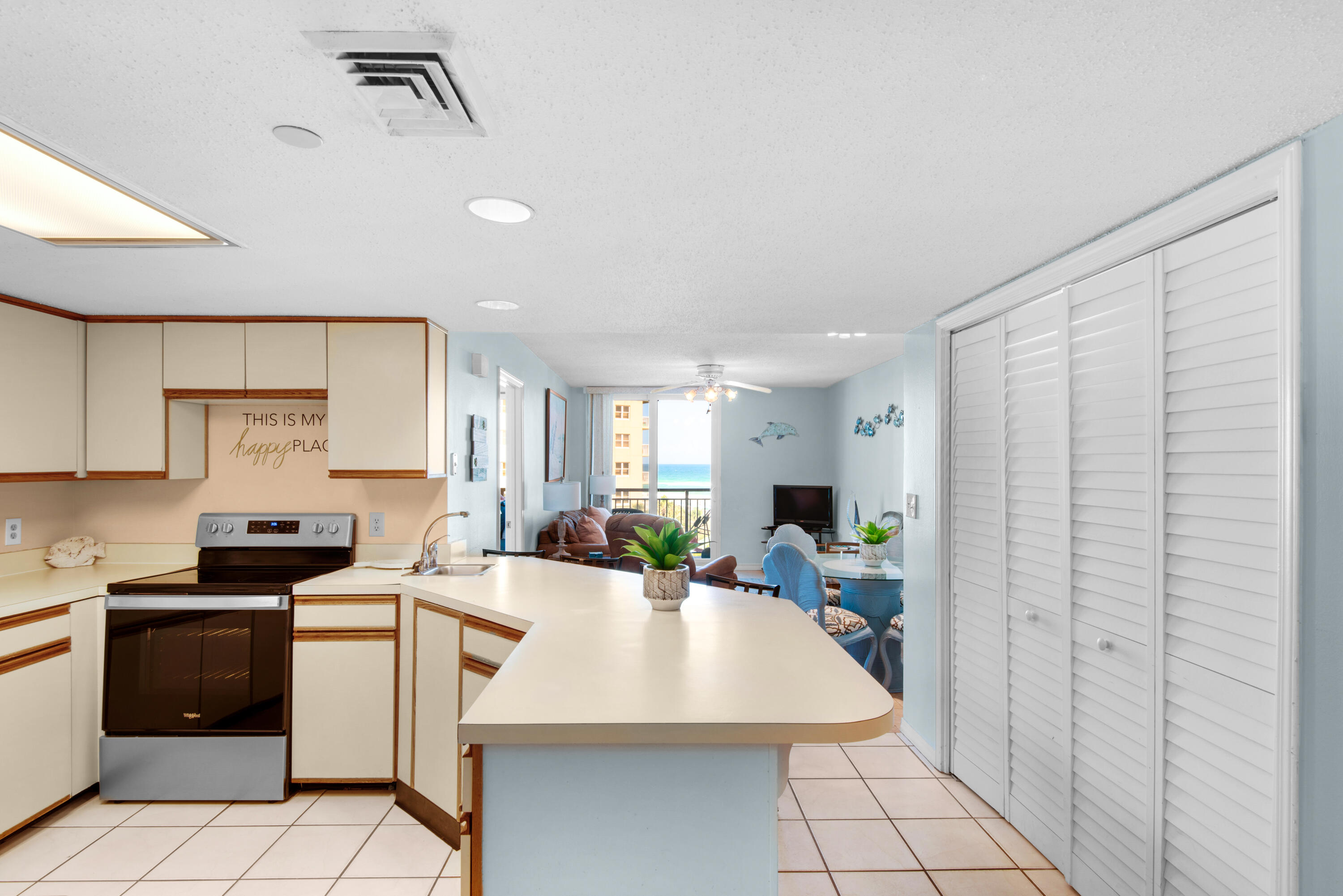 NAUTILUS CONDO - Residential