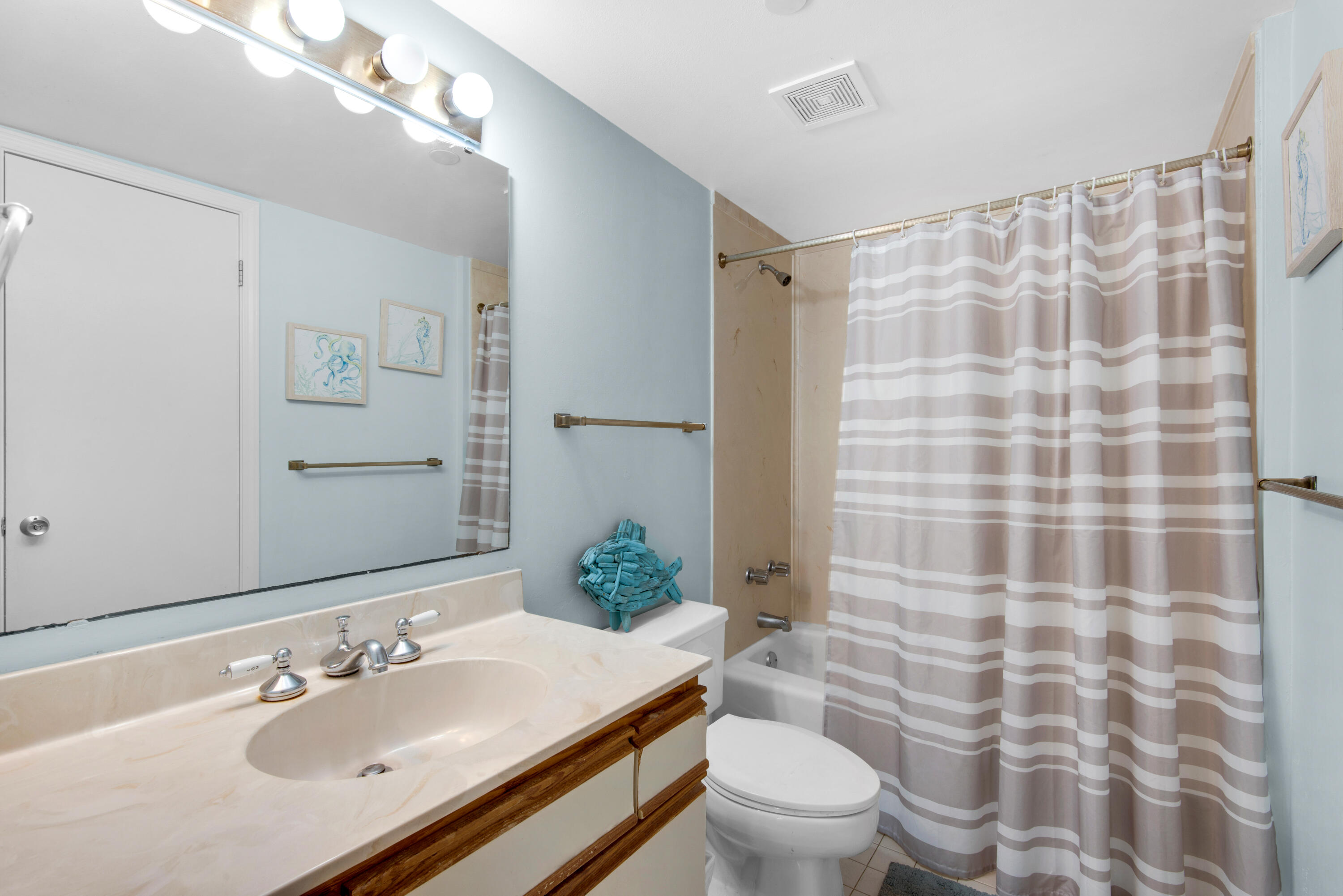 NAUTILUS CONDO - Residential