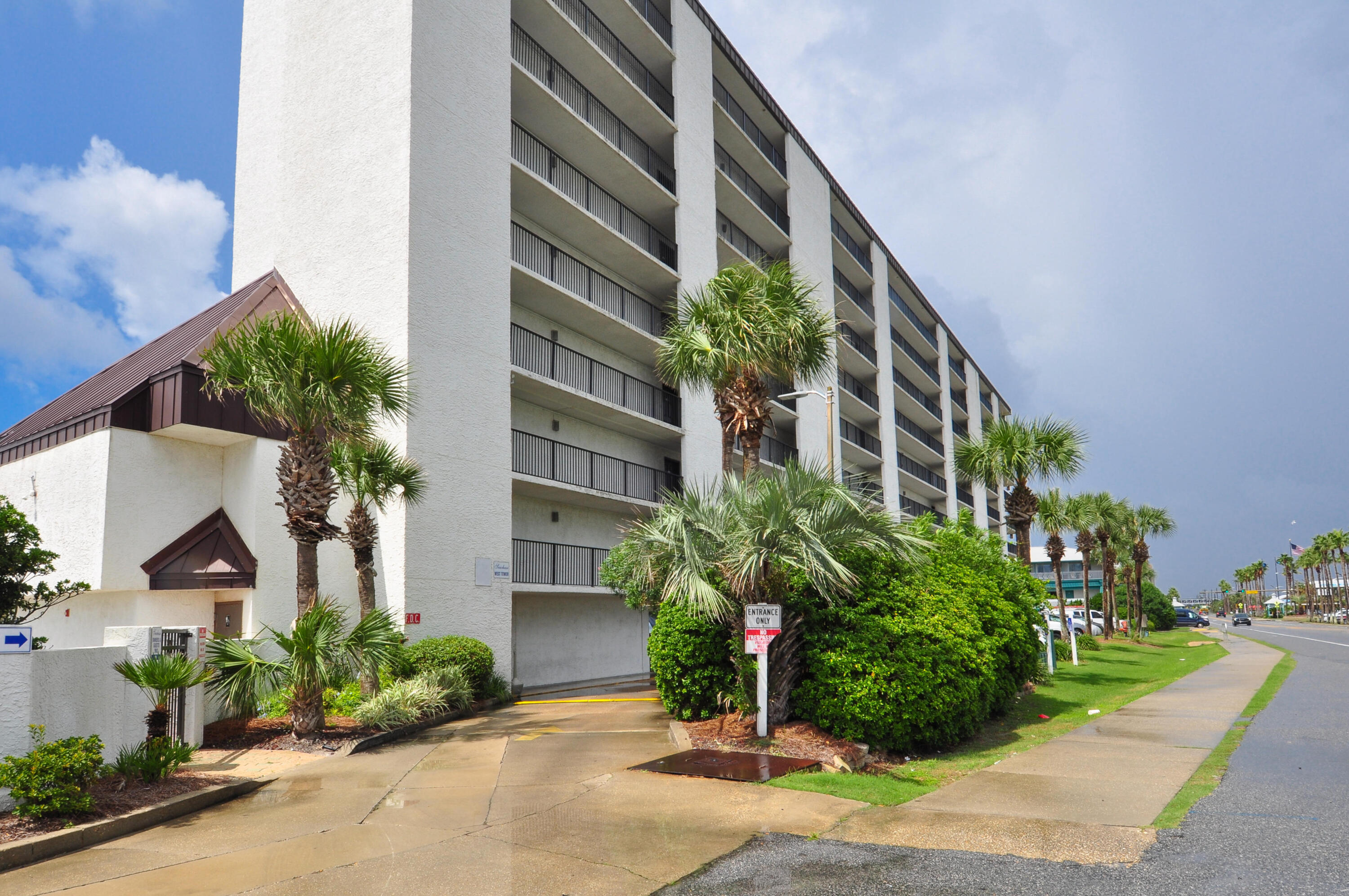 SEACHASE CONDO - Residential