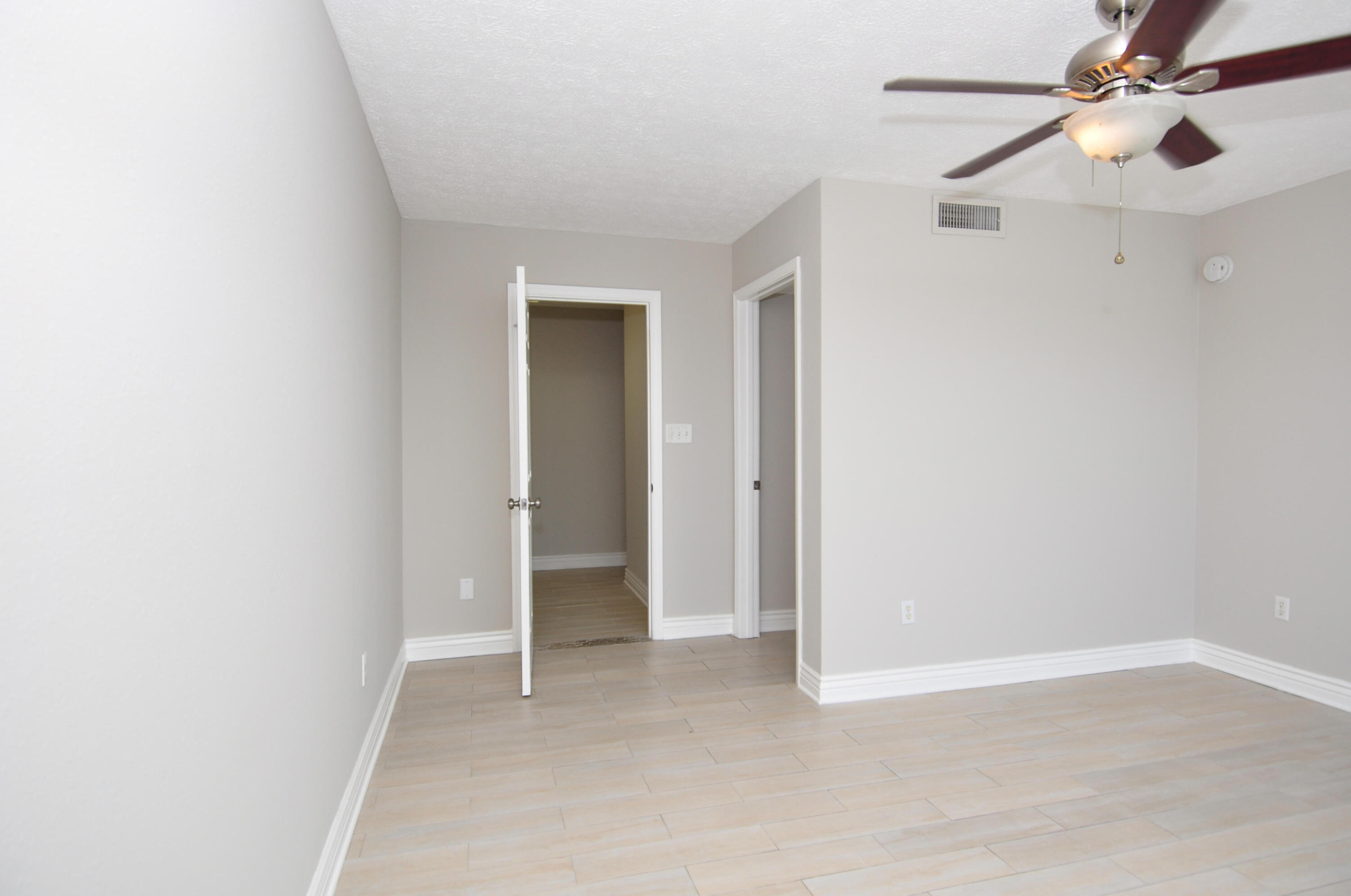 SEACHASE CONDO - Residential