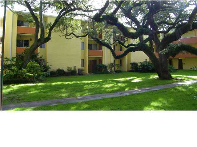 Beautiful condominium, updated kitchen cabinets, countertops, appliances, light, sink... bathroom has beautiful updated cabinet, countertop, sink, faucet and light. Nice first floor, end unit condo with private covered patio. Complex is located on the intercoastal waterway and has a large, inground pool; community laundry facility; fishing dock! Sorry no pets.