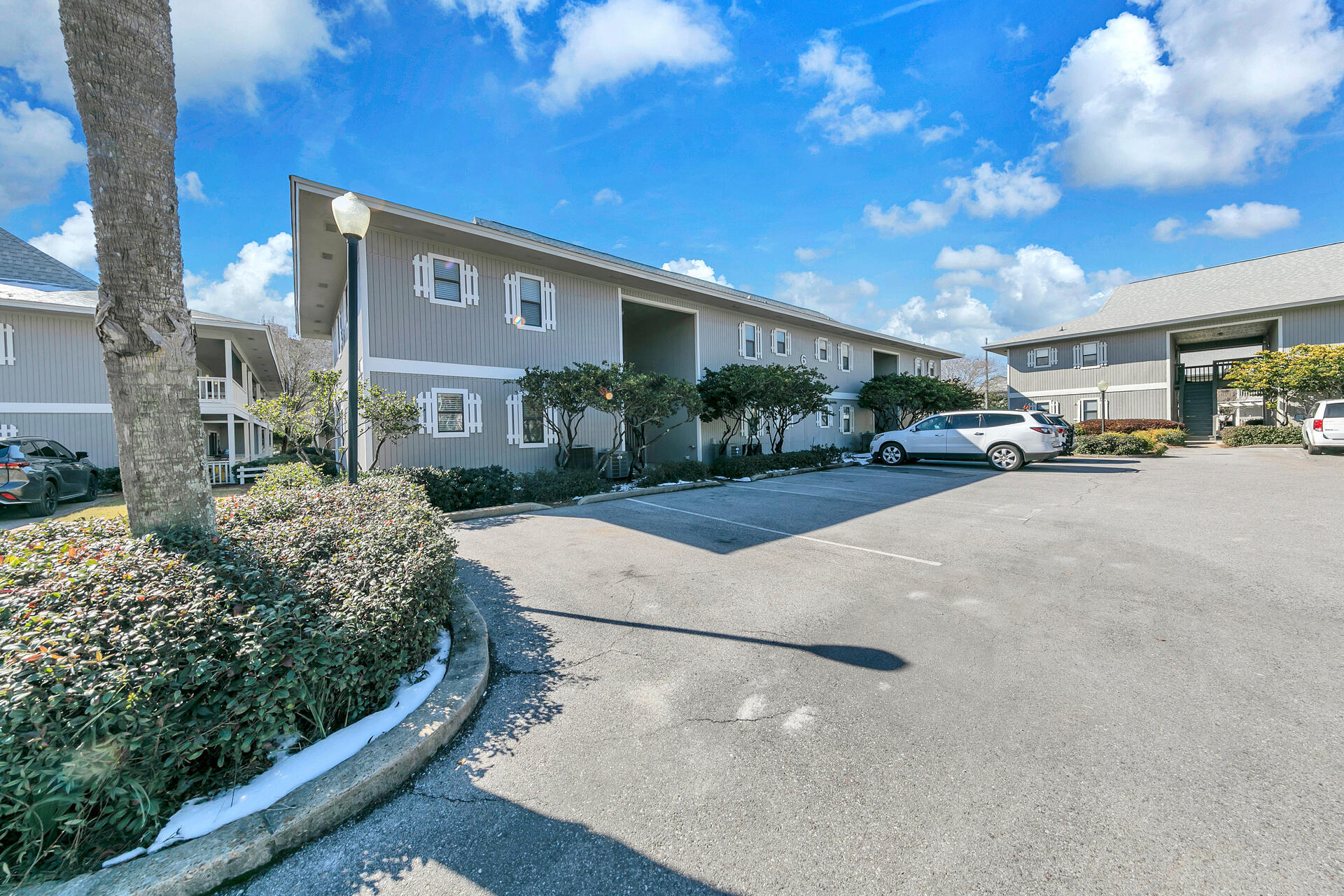 BEACHWOOD VILLAS CONDO - Residential