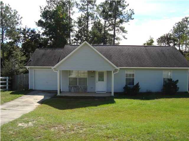 Open floor plan, cathedral ceiling. Dining kitchen combo. His and her closets in master bedroom. 1 car garage and fenced back yard.