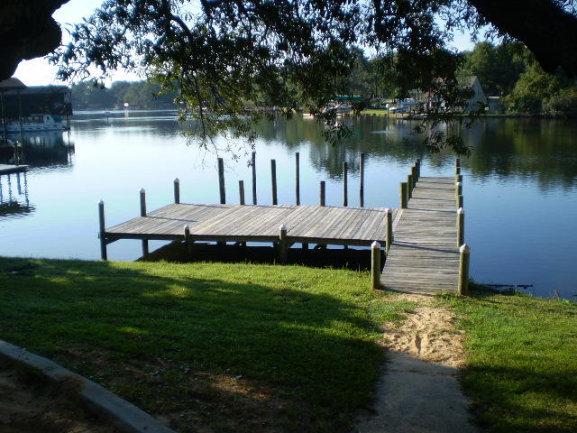 OAK TREE MANOR - Residential Lease