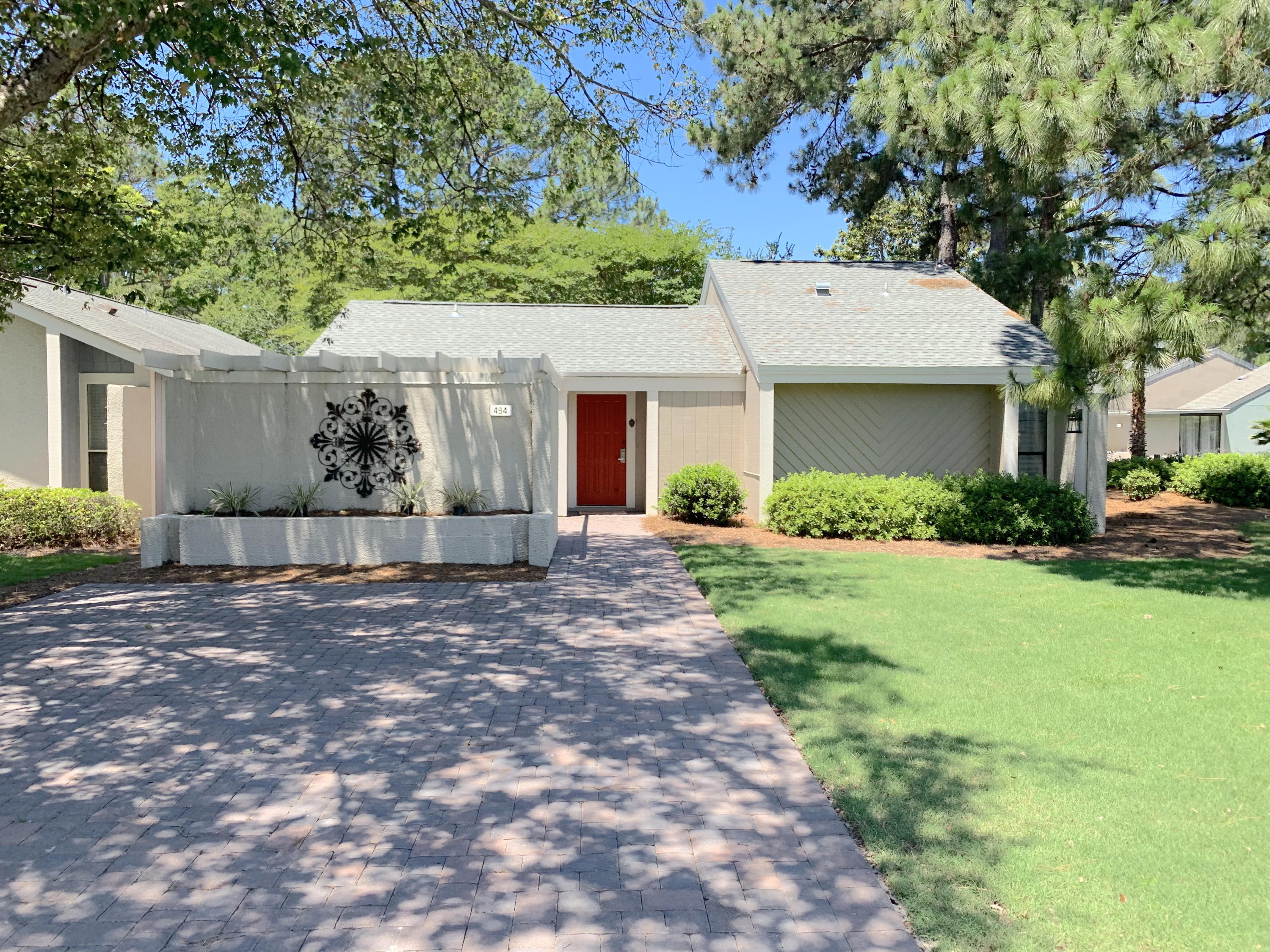 LINKSIDE VILLAGE UNIT 1 - Residential